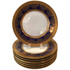 Ensemble de huit assiettes de service/de table Royal Doulton en or et bleu cobalt