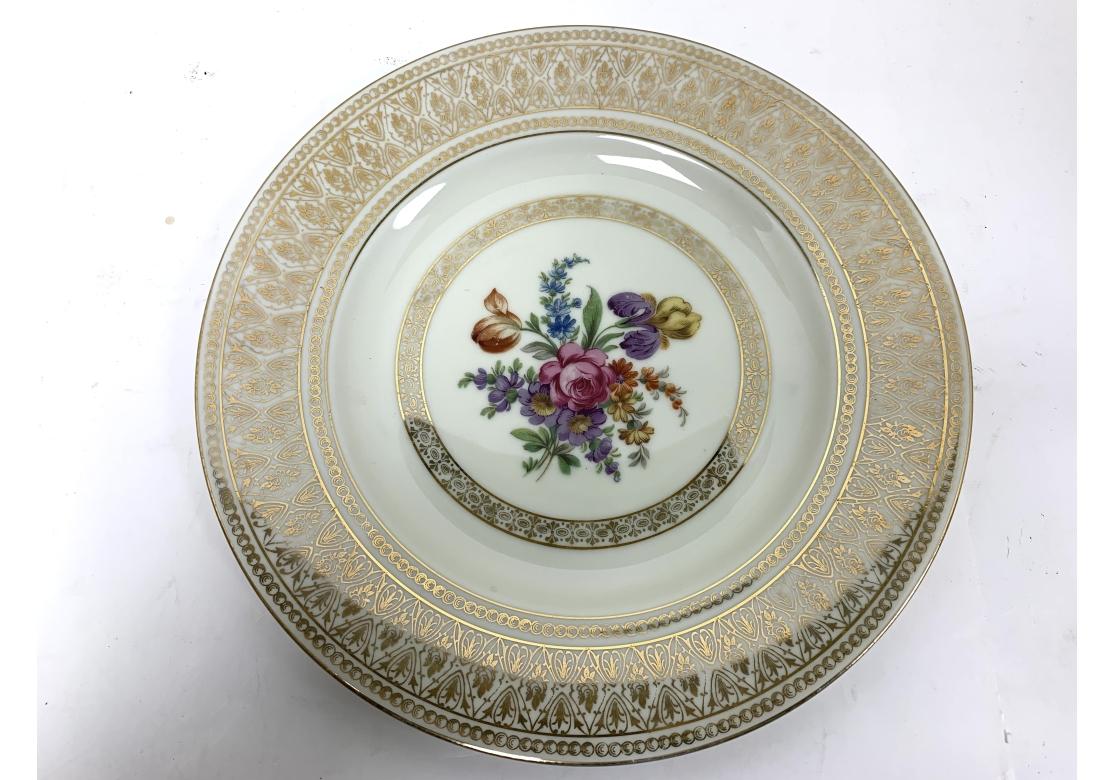 20ième siècle Ensemble de huit assiettes de rangement ou de table PickenHammer incrustées d'or en vente