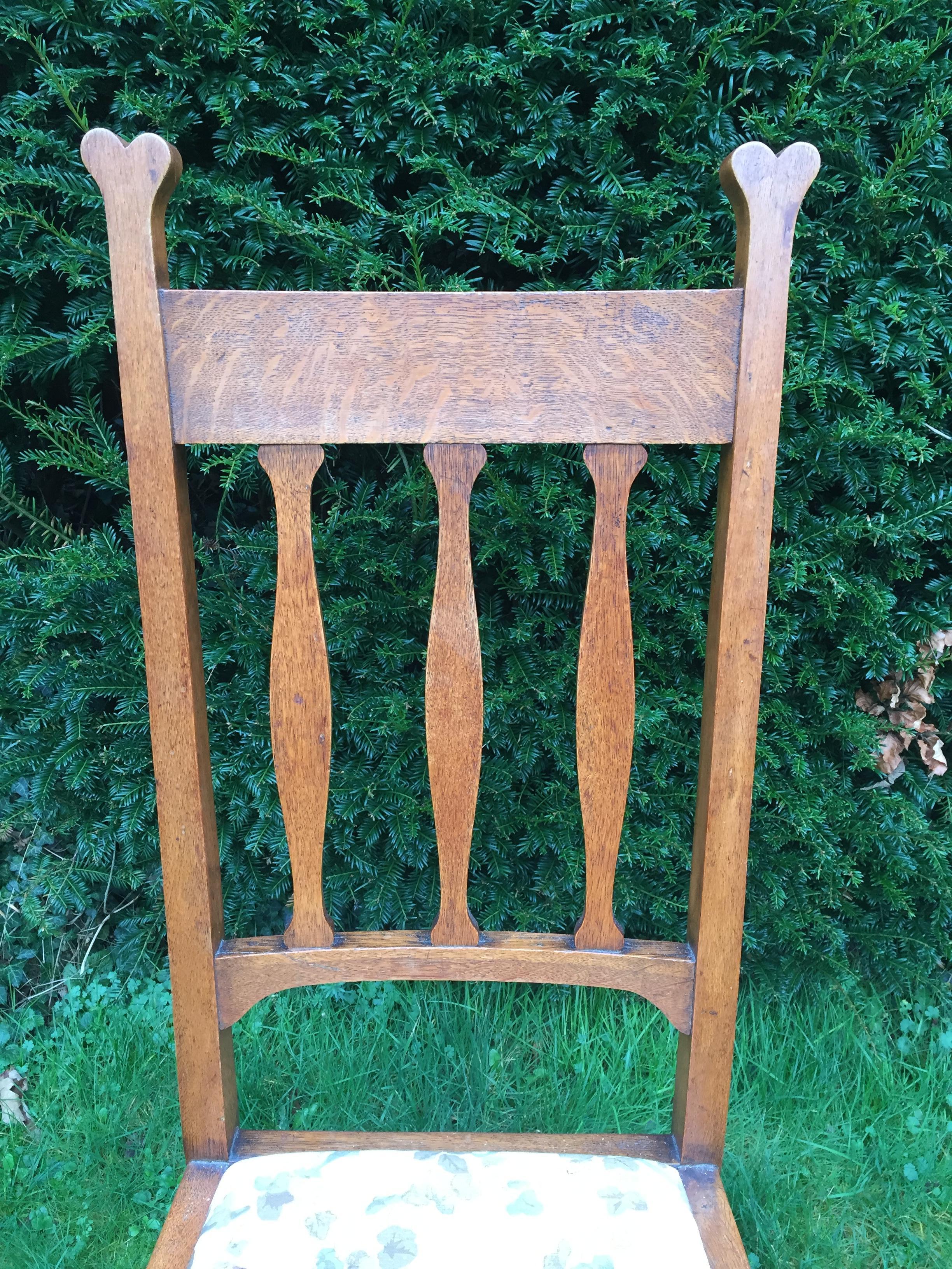 Set of Eight Golden Oak Arts & Crafts Dining Chairs Retaining the Original Label 3