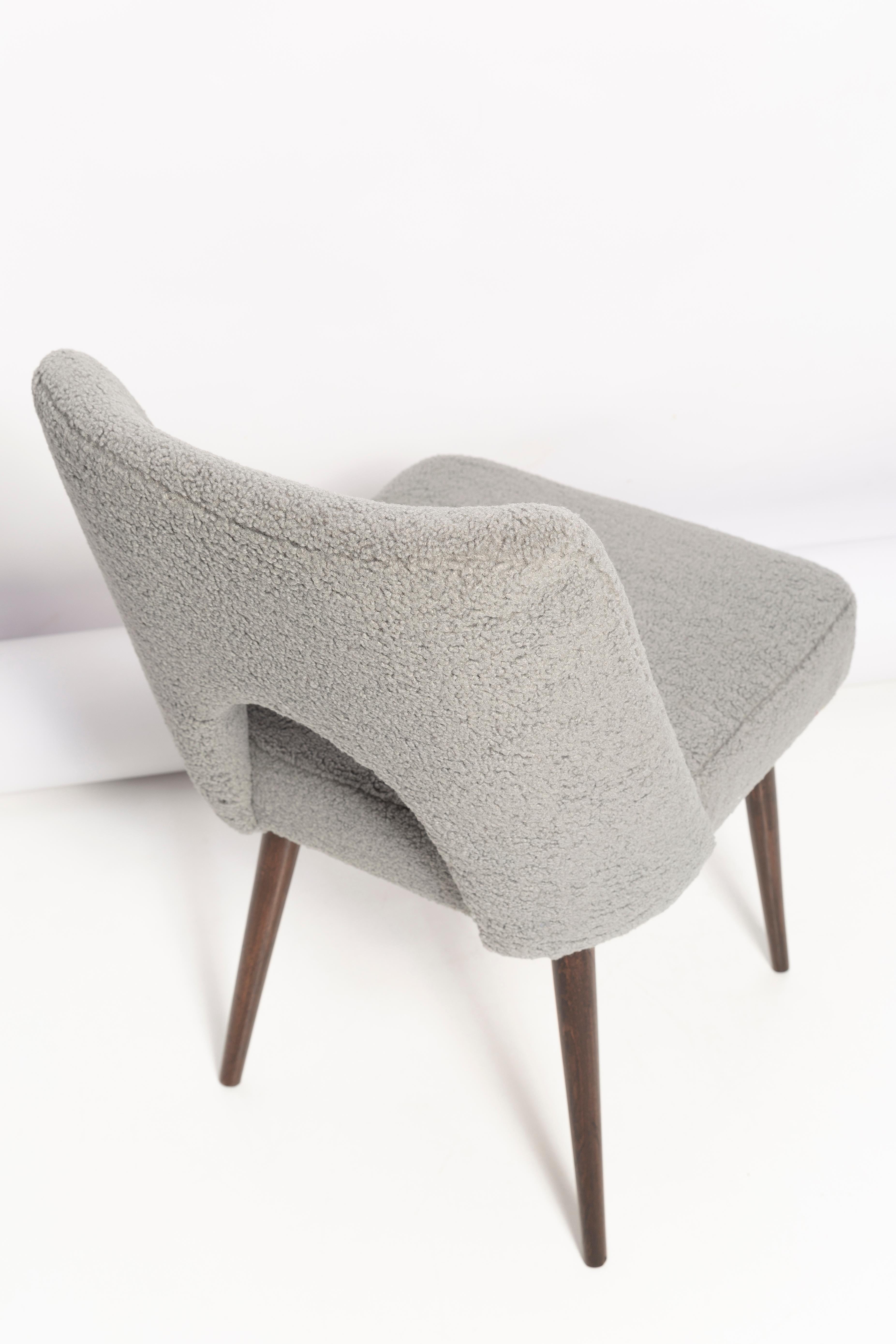20ième siècle Ensemble de huit chaises Shell en bouclette grise, bois de hêtre foncé, Europe, années 1960 en vente