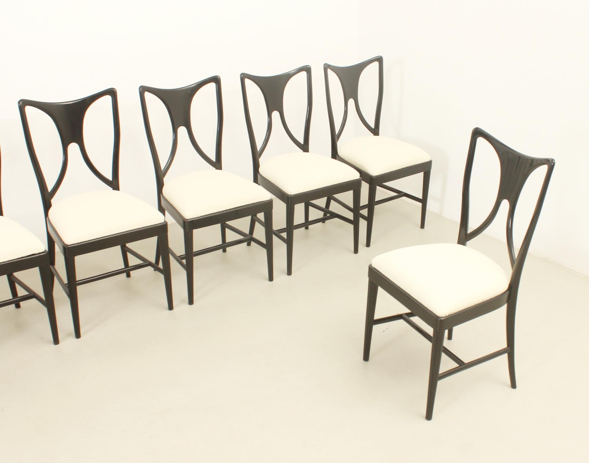 italien Ensemble de huit chaises de salle à manger attribuées à Guglielmo Ulrich, Italie, années 1940 en vente