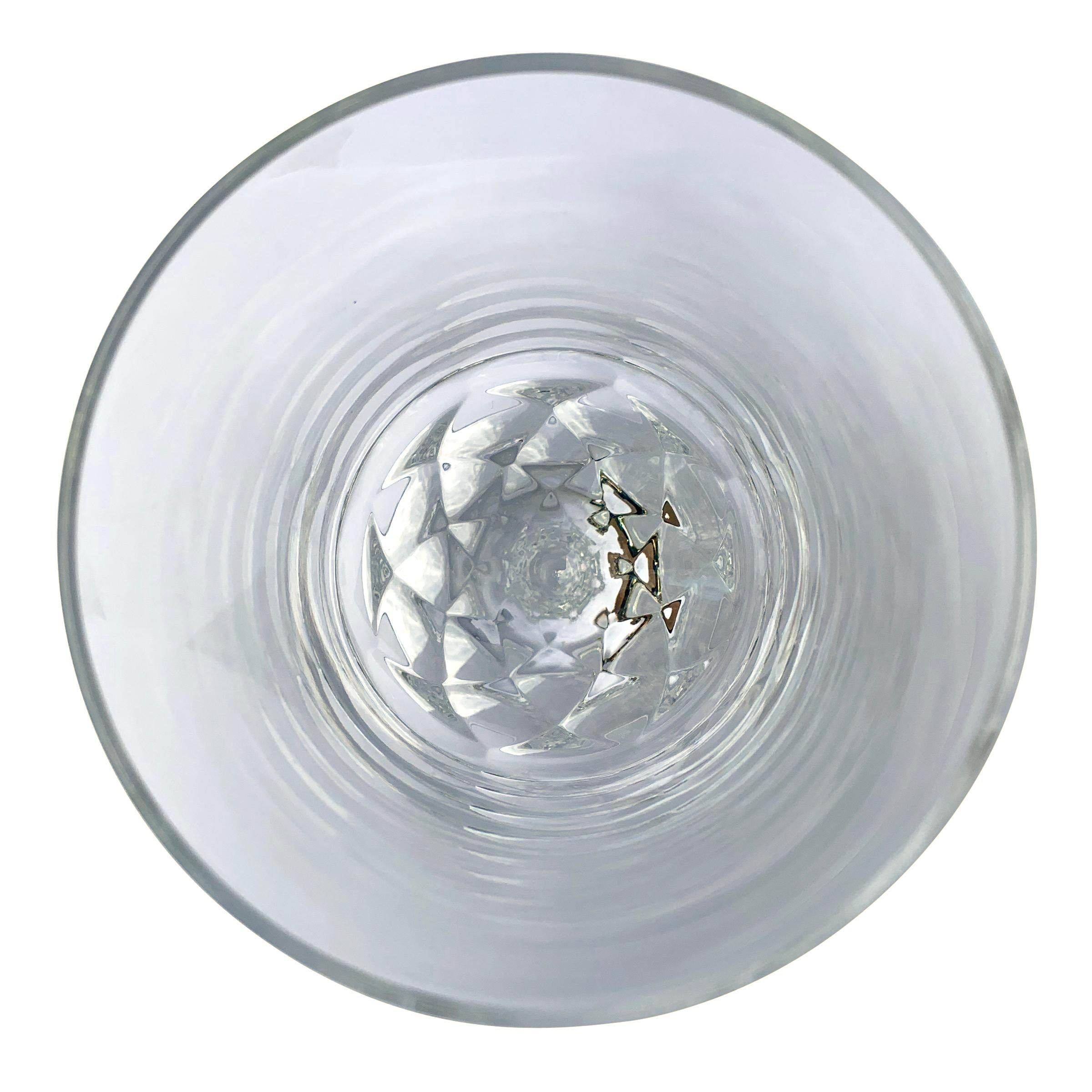 Juego de ocho copas de vino de cristal soplado a mano siglo XX en venta