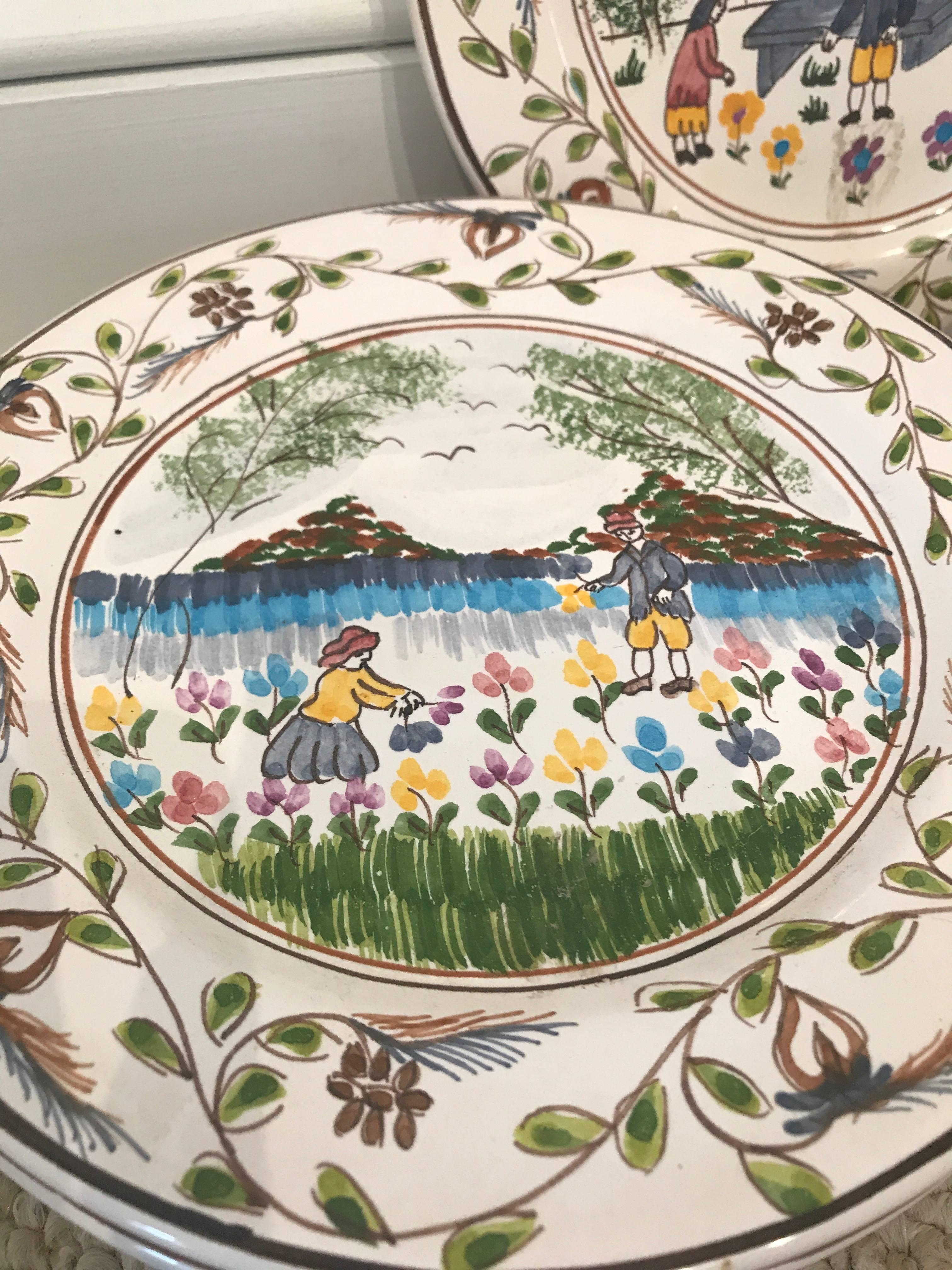 Set of Eight Hand-Painted Plates, Portugal, 20th Century In Excellent Condition In Lakeville, CT