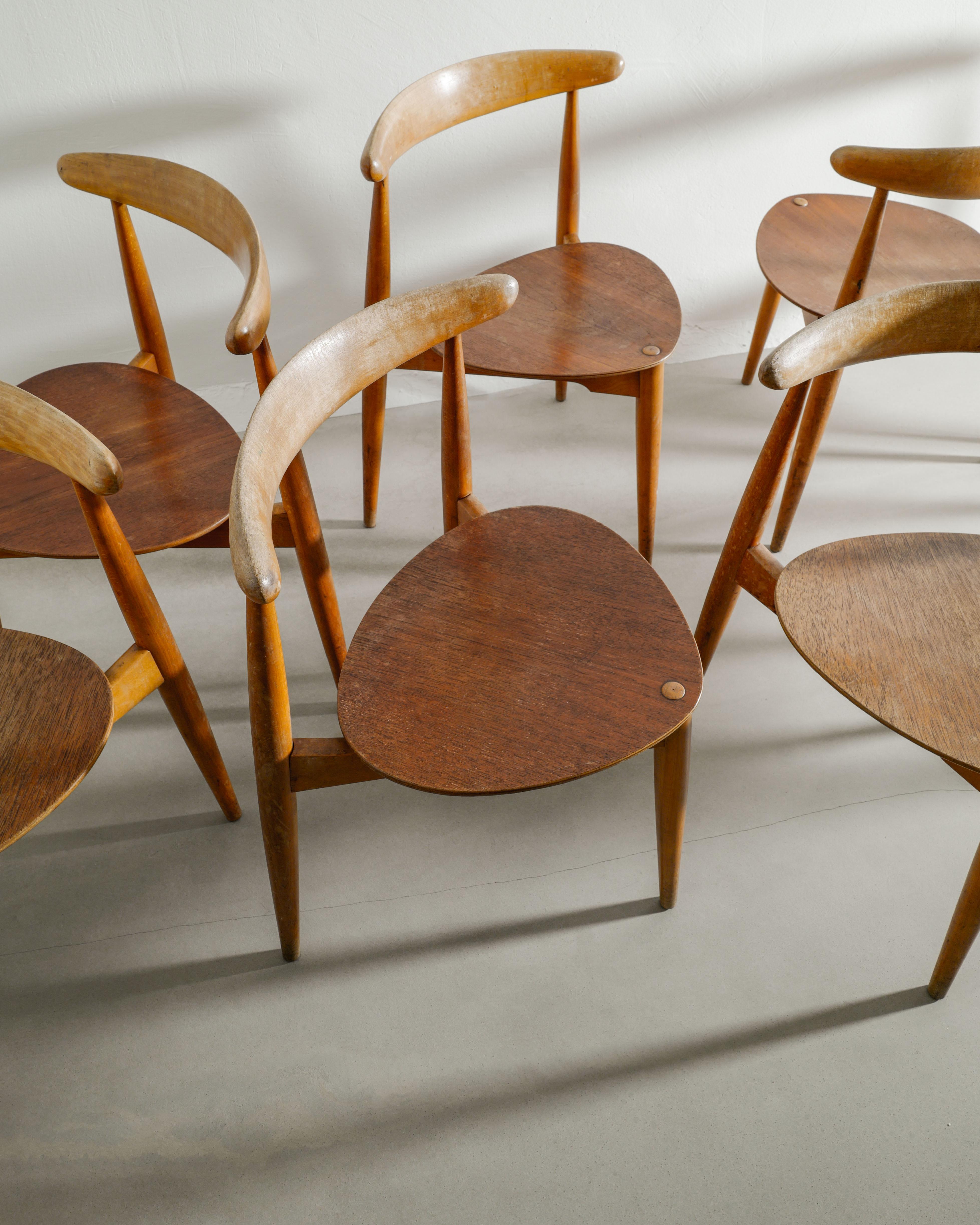 Metà XX secolo Set di otto sedie a cuore Hans J. Wegner FH 4103 in teak e Oak Danimarca, anni '50 in vendita