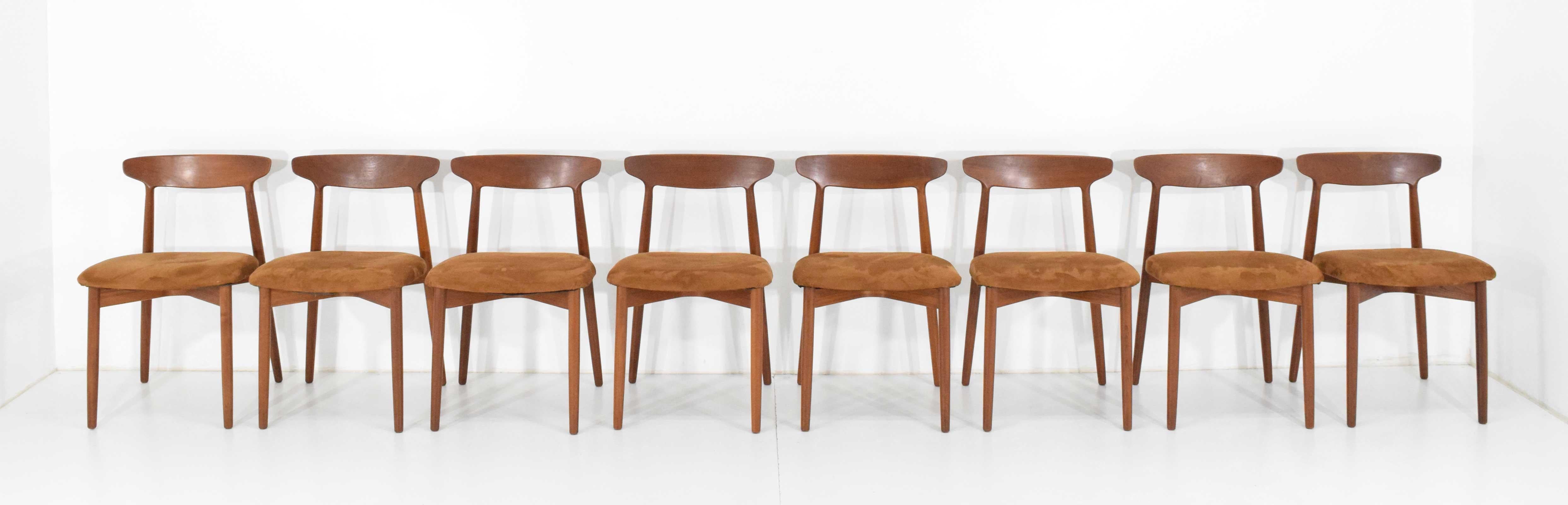 Beautiful set of 1960s dining chairs in teak with padded seats. Chairs are designed by Harry Ostergaard for Randers Møbelfabrik. Excellent quality.
