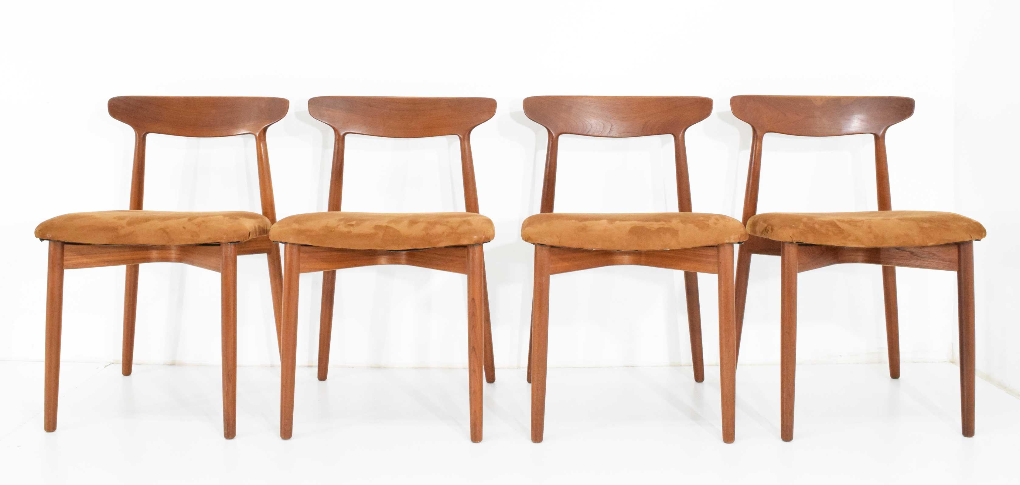 Set of Eight Harry Ostergaard, Model 59 Teak Dining Chairs (Moderne der Mitte des Jahrhunderts)
