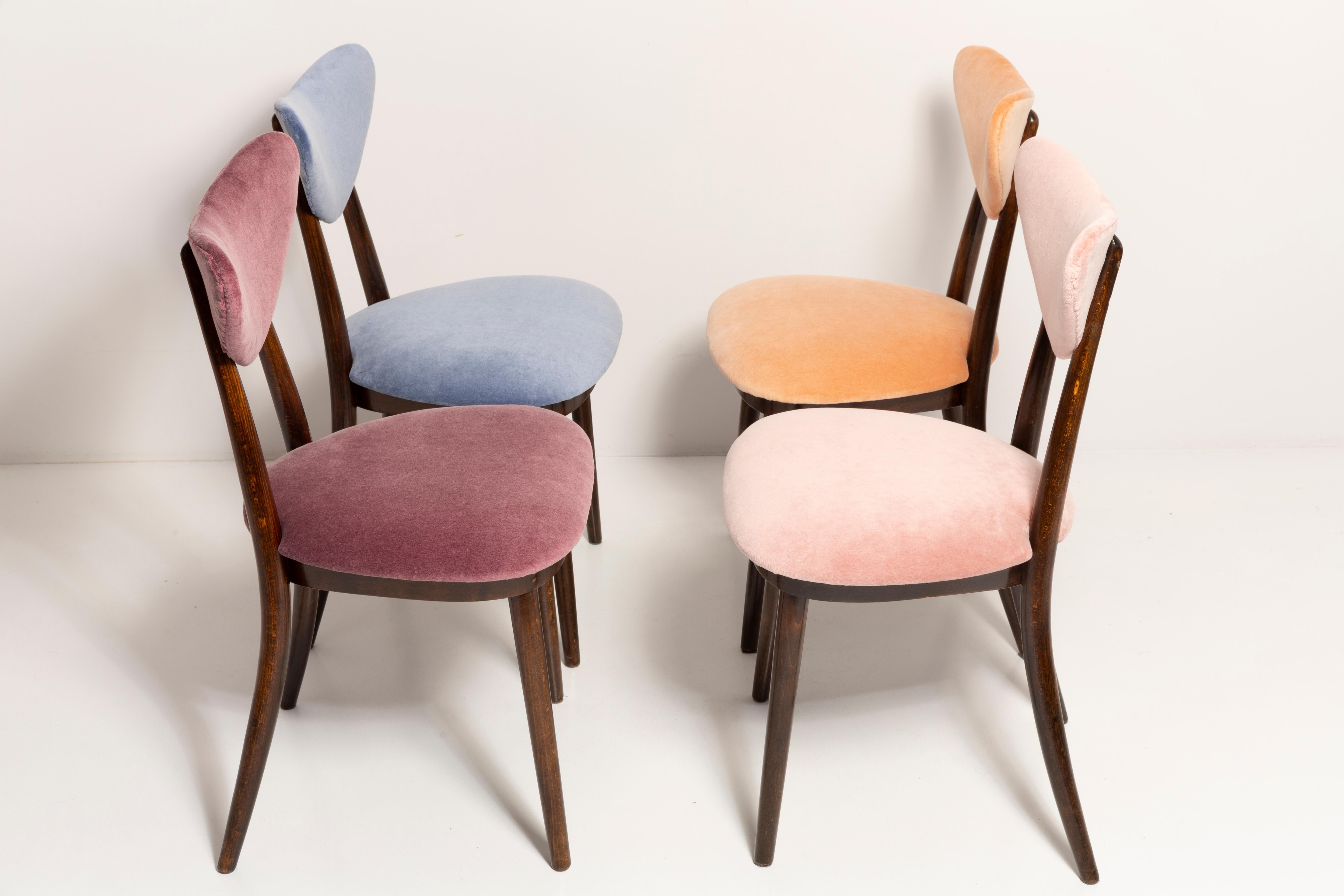 Ensemble de huit chaises en forme de cœur, rose orange bourgogne et velours violet, Europe, années 1960 en vente 7