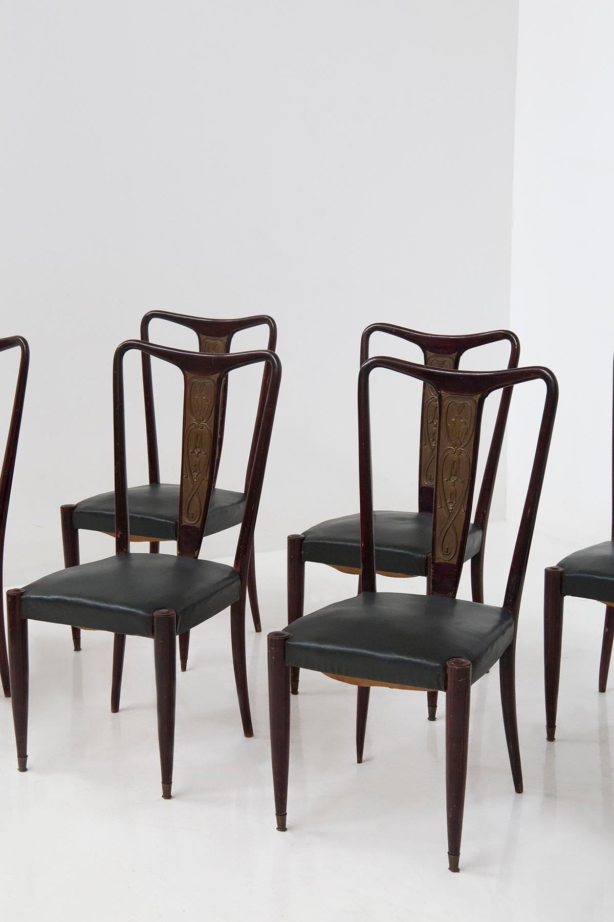 Mid-Century Modern Ensemble de huit chaises italiennes vintage de haute qualité en cuir vert en vente