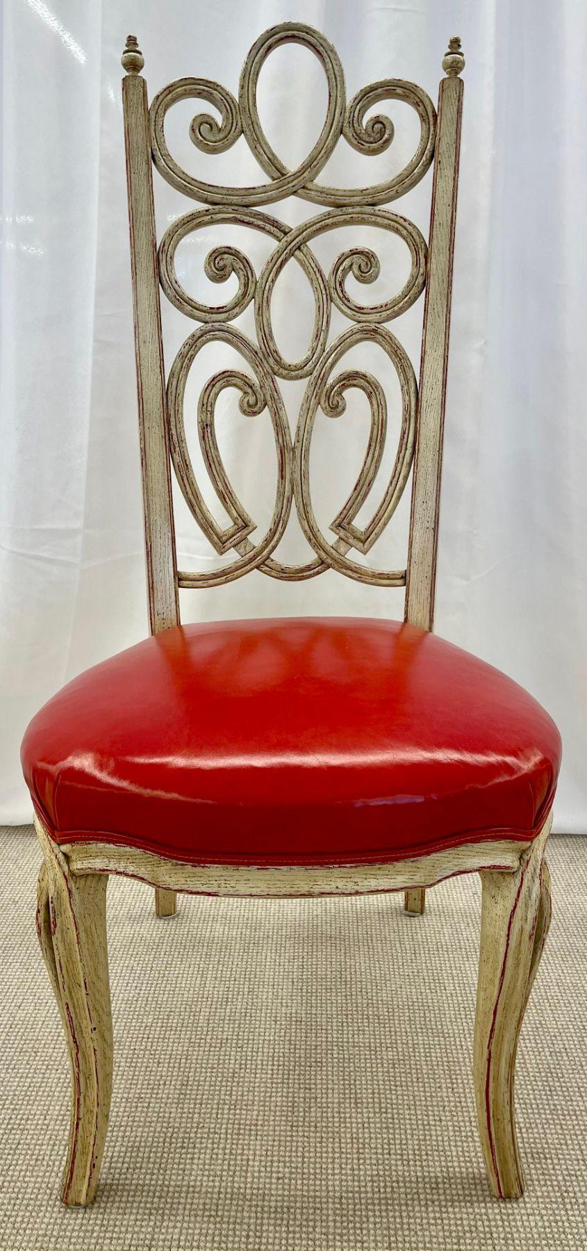 Juego de ocho sillas de comedor Louis Pistono envejecidas estilo Hollywood Regency en venta 4