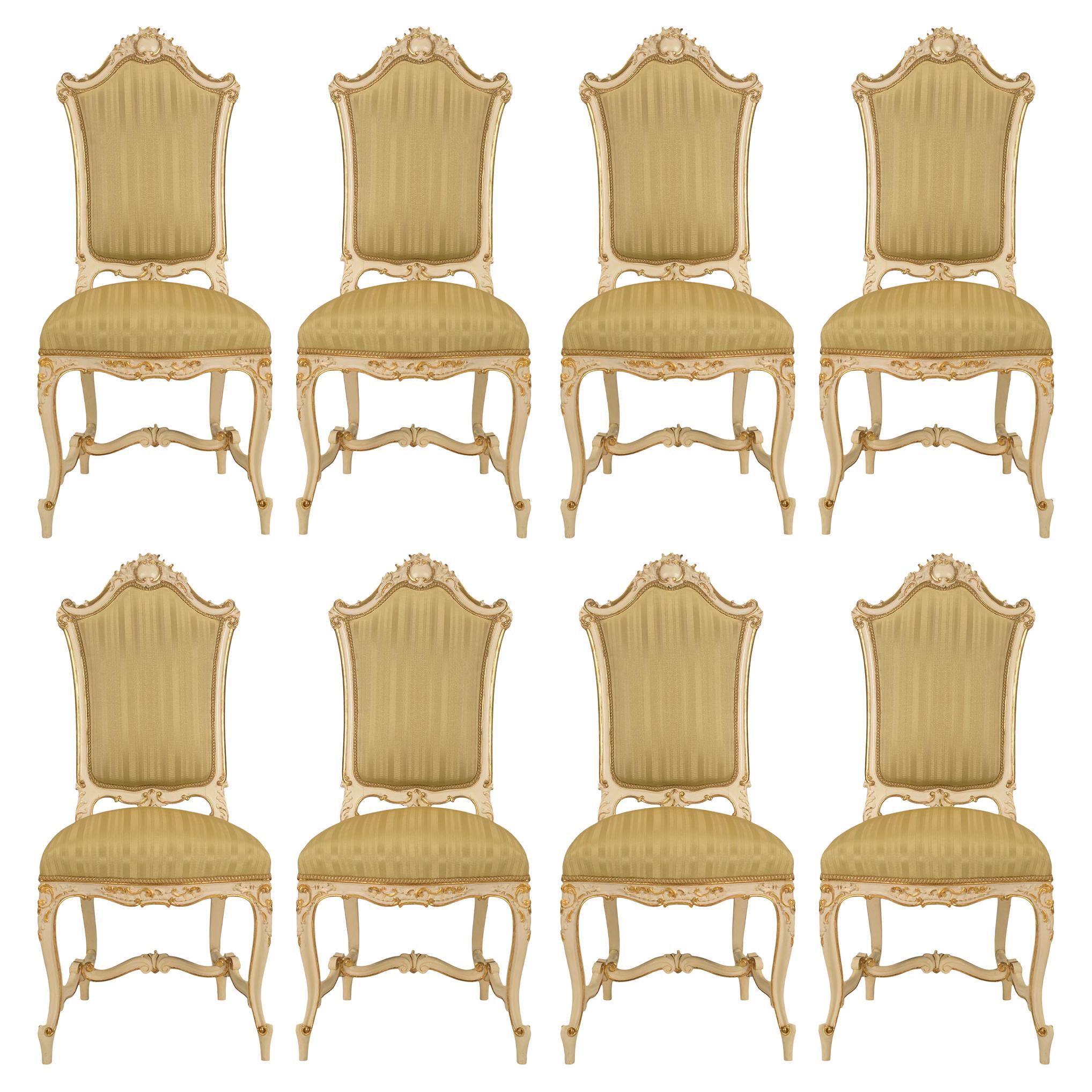 Satz von acht italienischen venezianischen Esszimmerstühlen aus patiniertem und vergoldetem Holz aus dem 19. Jahrhundert