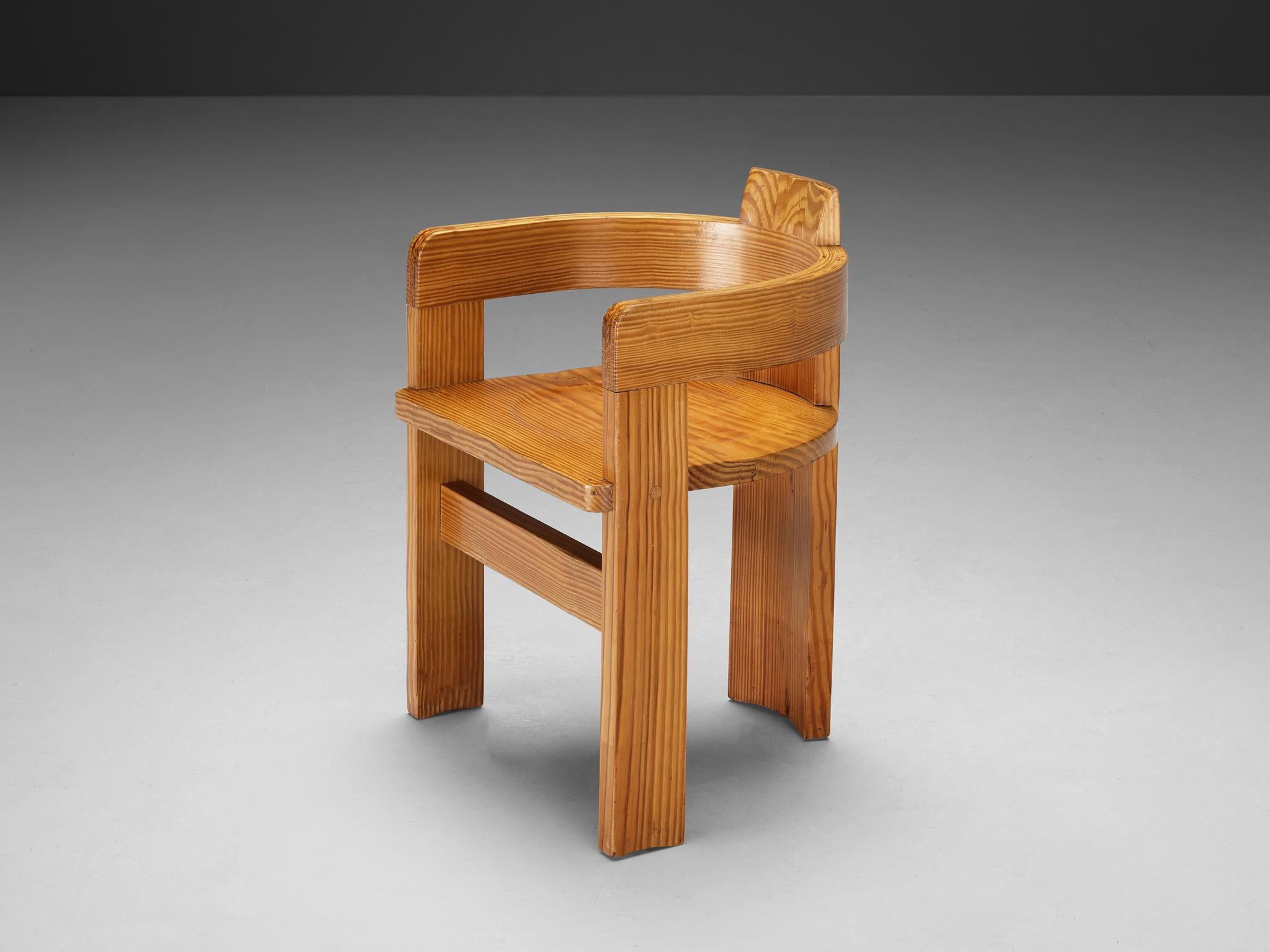 Conjunto de ocho sillones de arquitectura italiana en madera de ciprés en Bueno estado para la venta en Waalwijk, NL