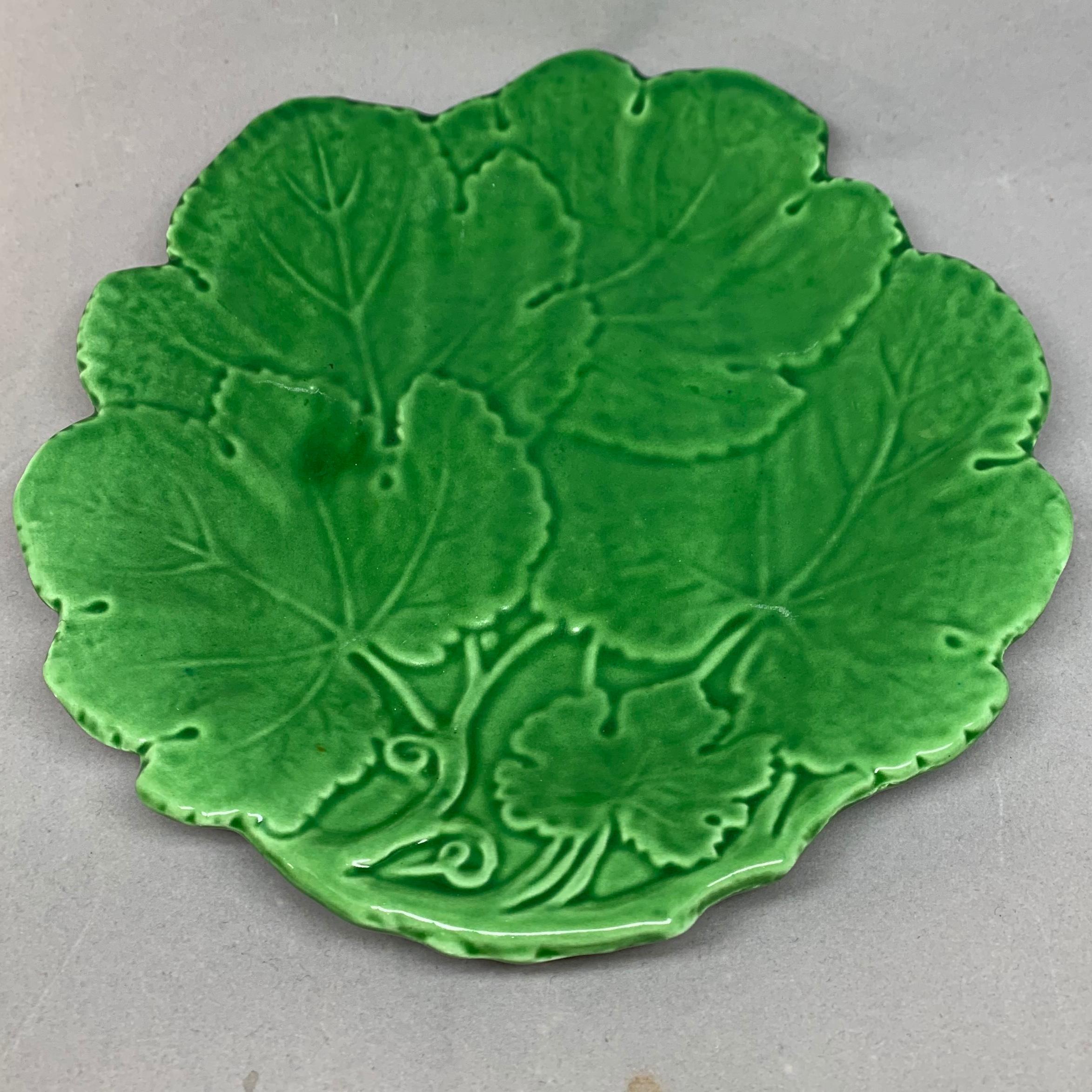 Set of eight Italian green leaf plates. Eight midcentury molded leaf pottery appetizer or hors d'oeuvres plates Italy, 1970s
Dimensions: 8