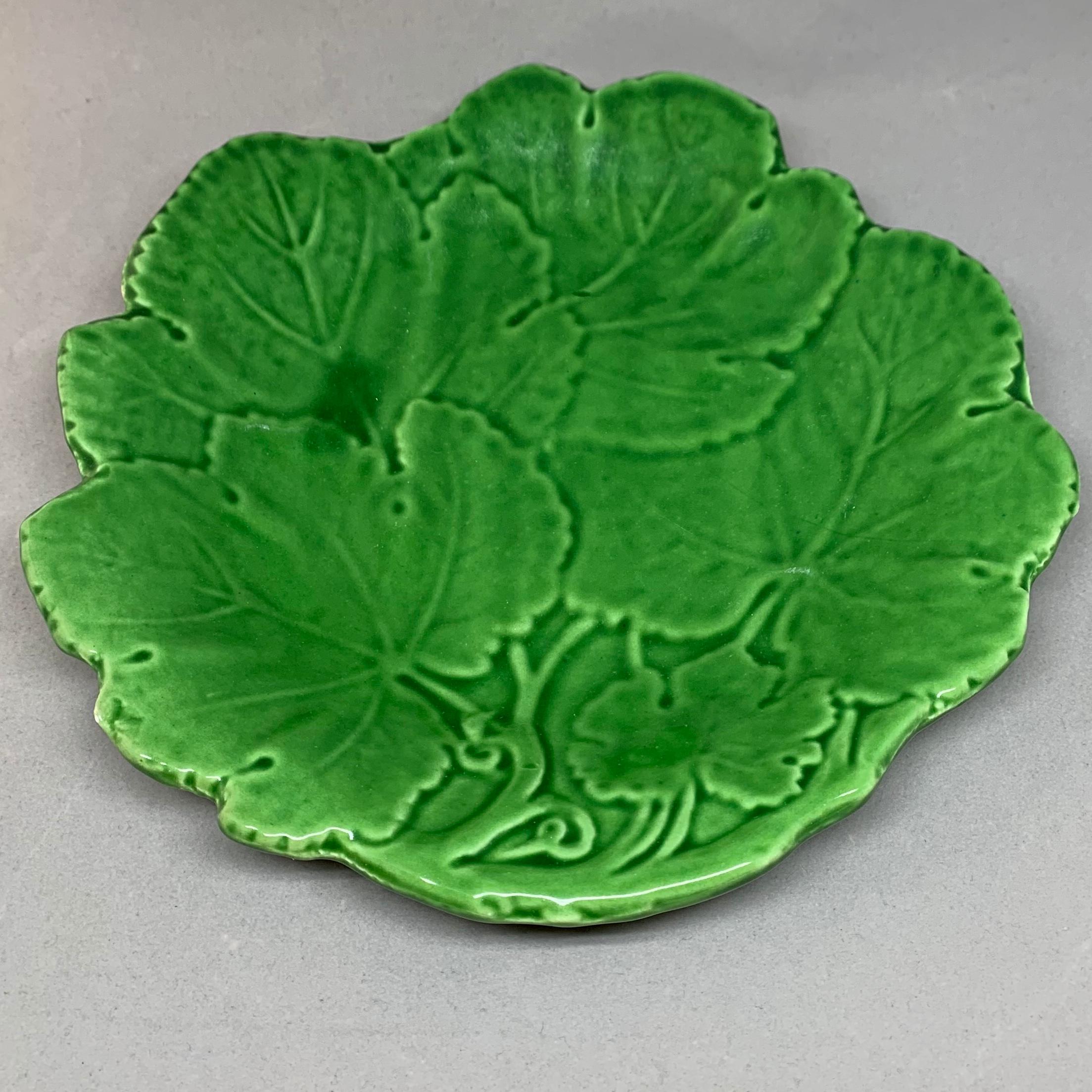 Set of Eight Italian Green Leaf Plates In Good Condition In New York, NY