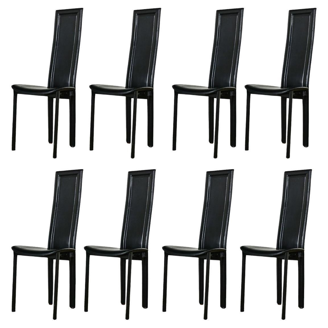 Juego de ocho sillas de comedor postmodernas de cuero italiano