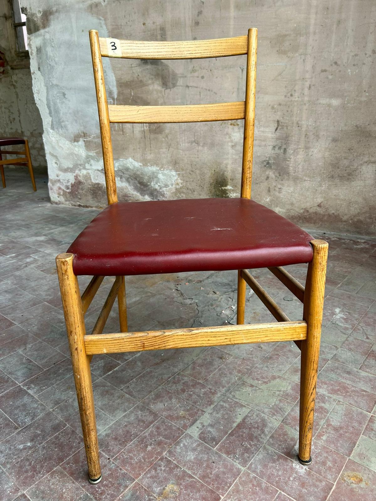 Ensemble de huit chaises de salle à manger italiennes Leggera du milieu du siècle dernier par Gio Ponti pour Cassina en vente 3