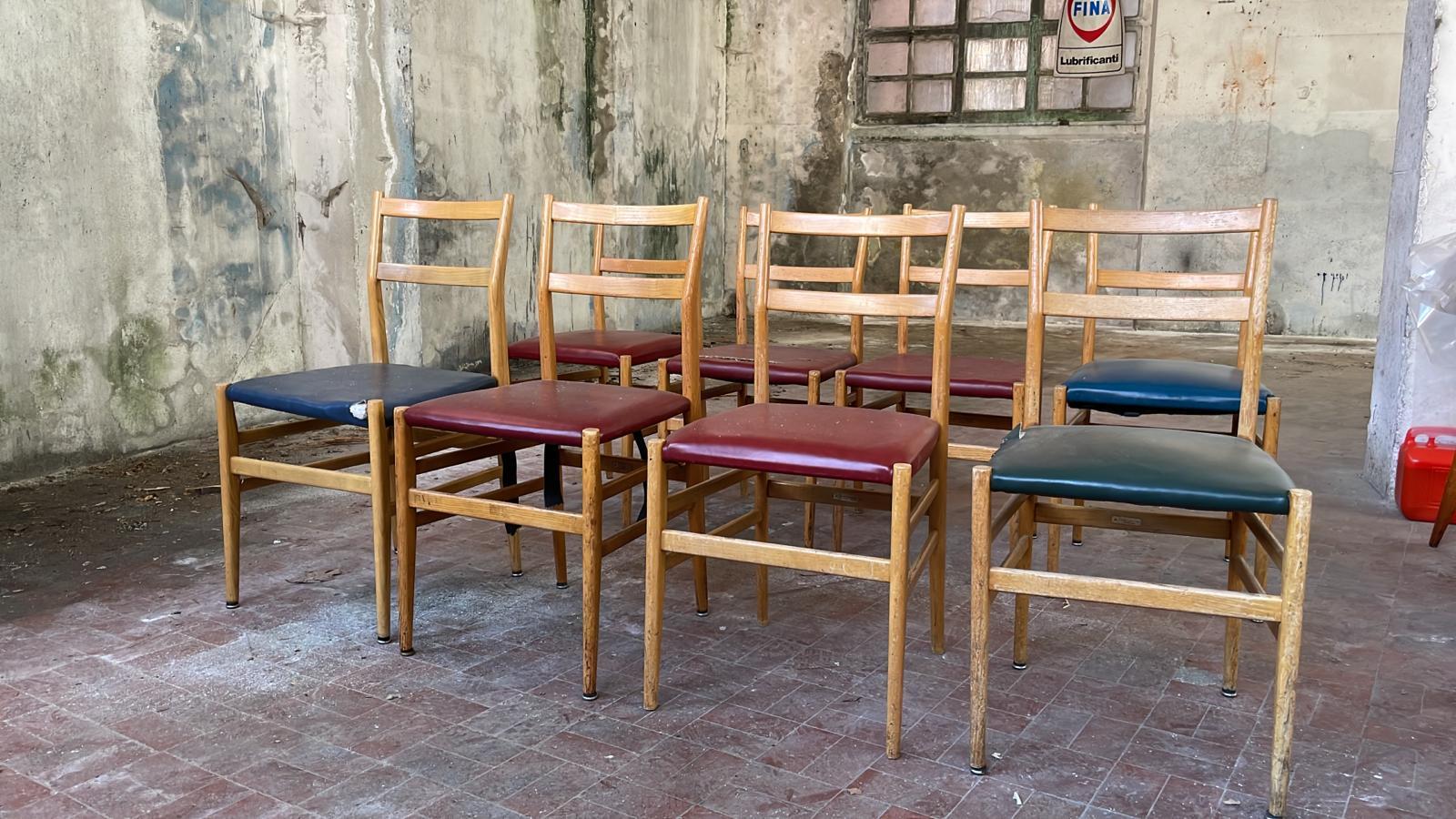 Set of Eight Italian Midcentury Leggera Dining Chairs by Gio Ponti for Cassina In Good Condition For Sale In Milan, IT