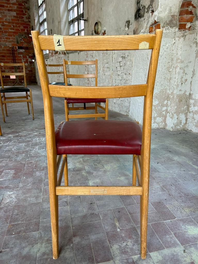 Cuir Ensemble de huit chaises de salle à manger italiennes Leggera du milieu du siècle dernier par Gio Ponti pour Cassina en vente