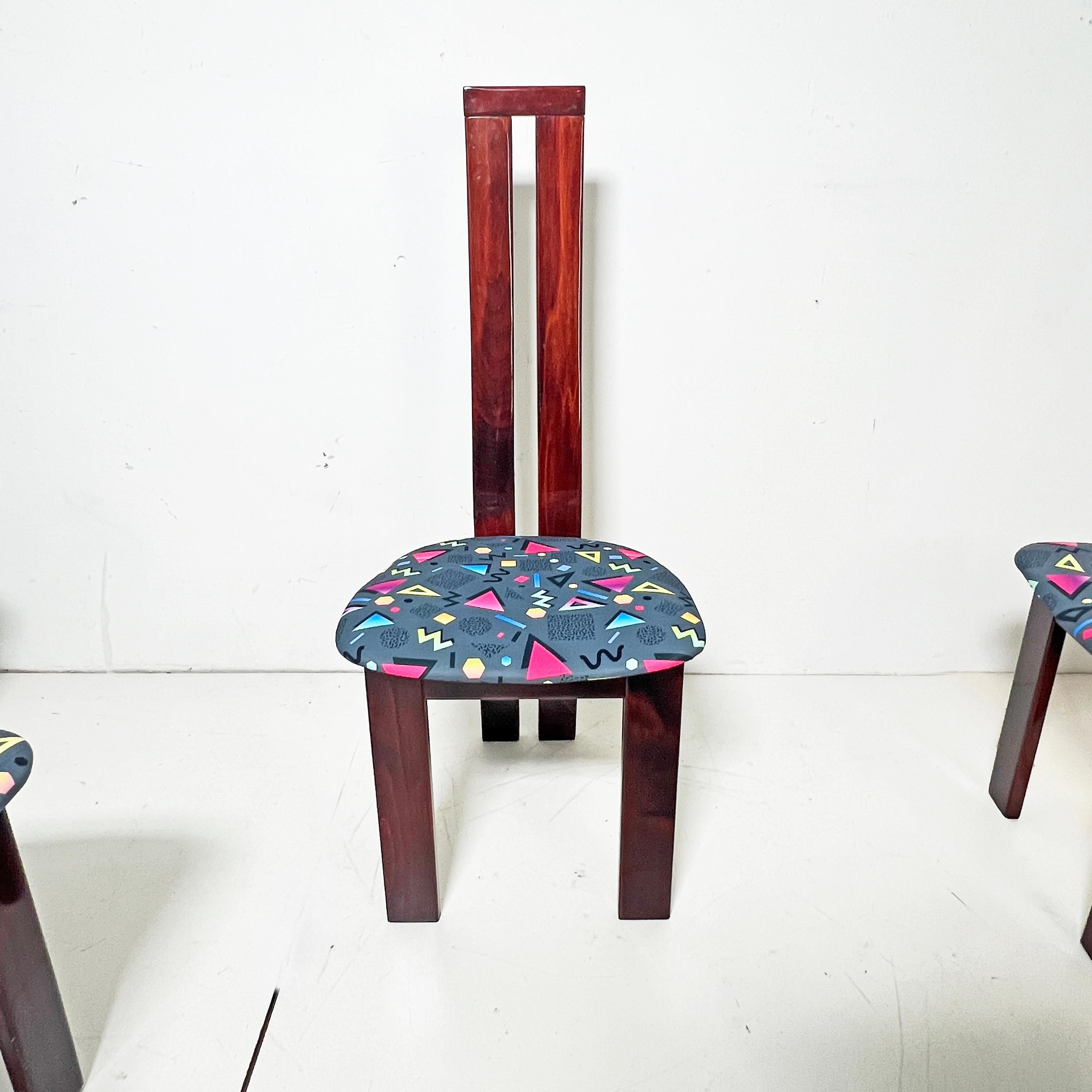 Set of Eight Italian Postmodern Dining Chairs by Pietro Costantini for Ello (Lackiert) im Angebot