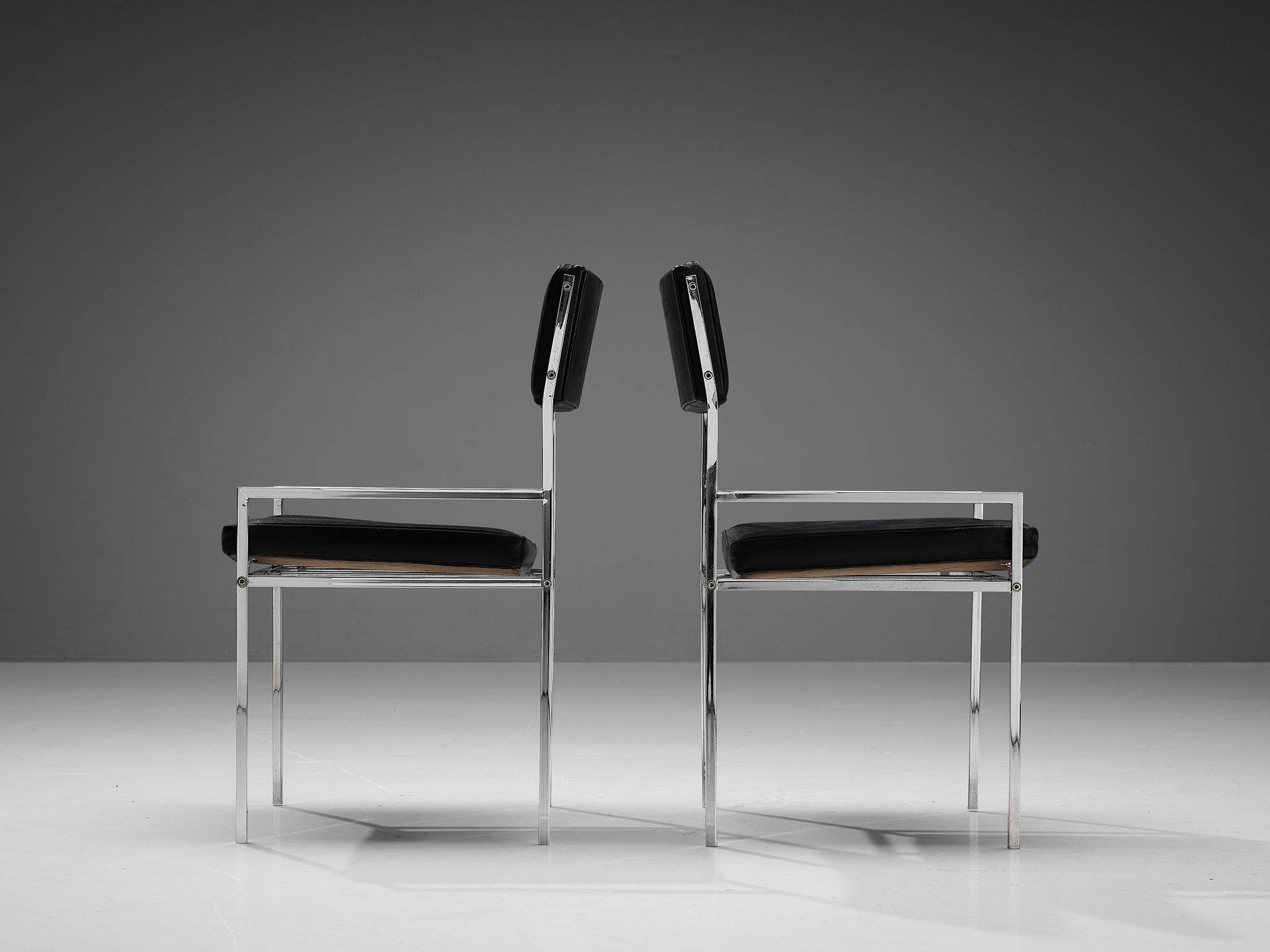 Set of Eight Italian Postmodern Dining Chairs in Chrome and Black Leather  For Sale 1