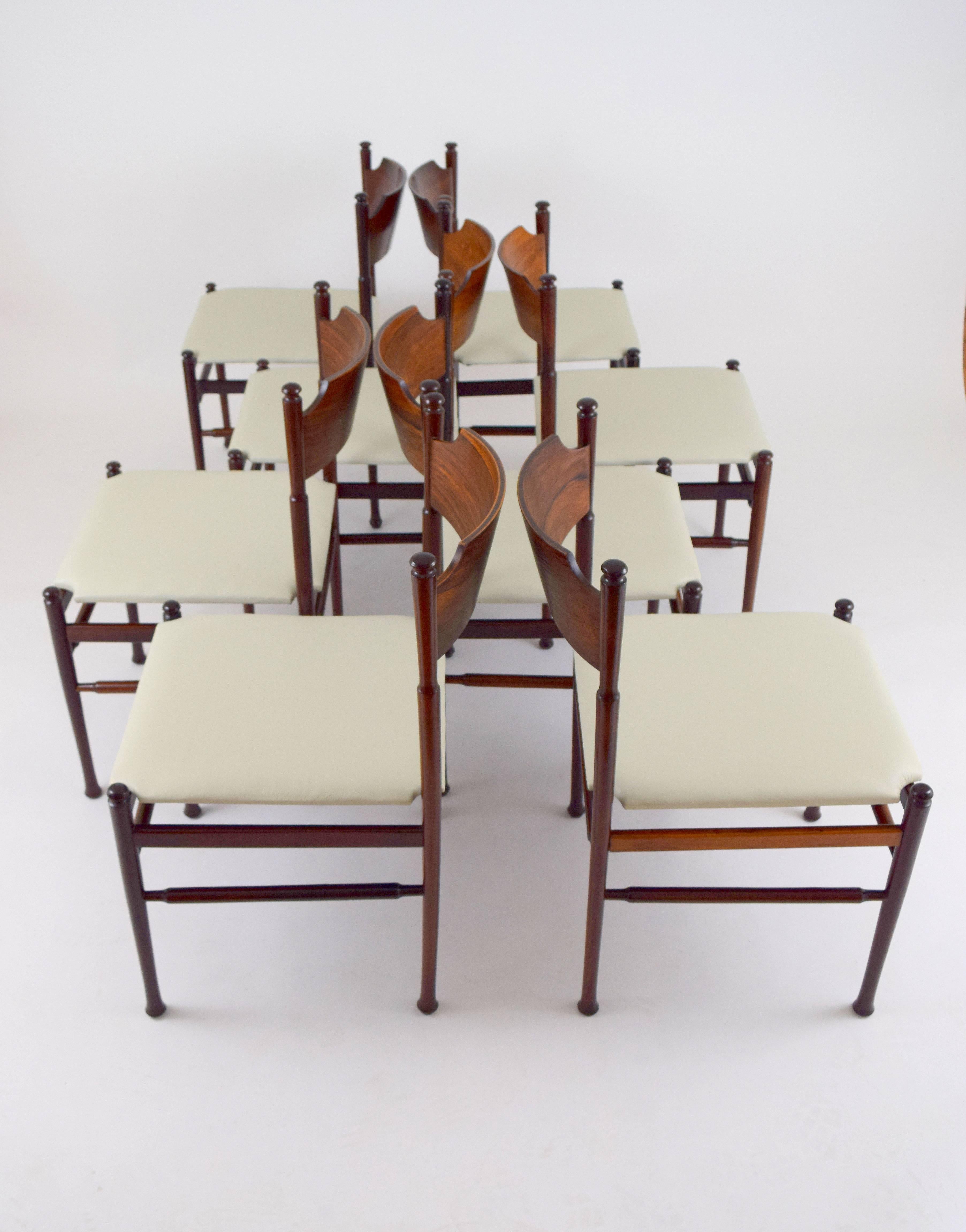 Set of Eight Italian Rosewood and Leather Chairs in the Style of Osvaldo Borsani In Good Condition In Chicago, IL