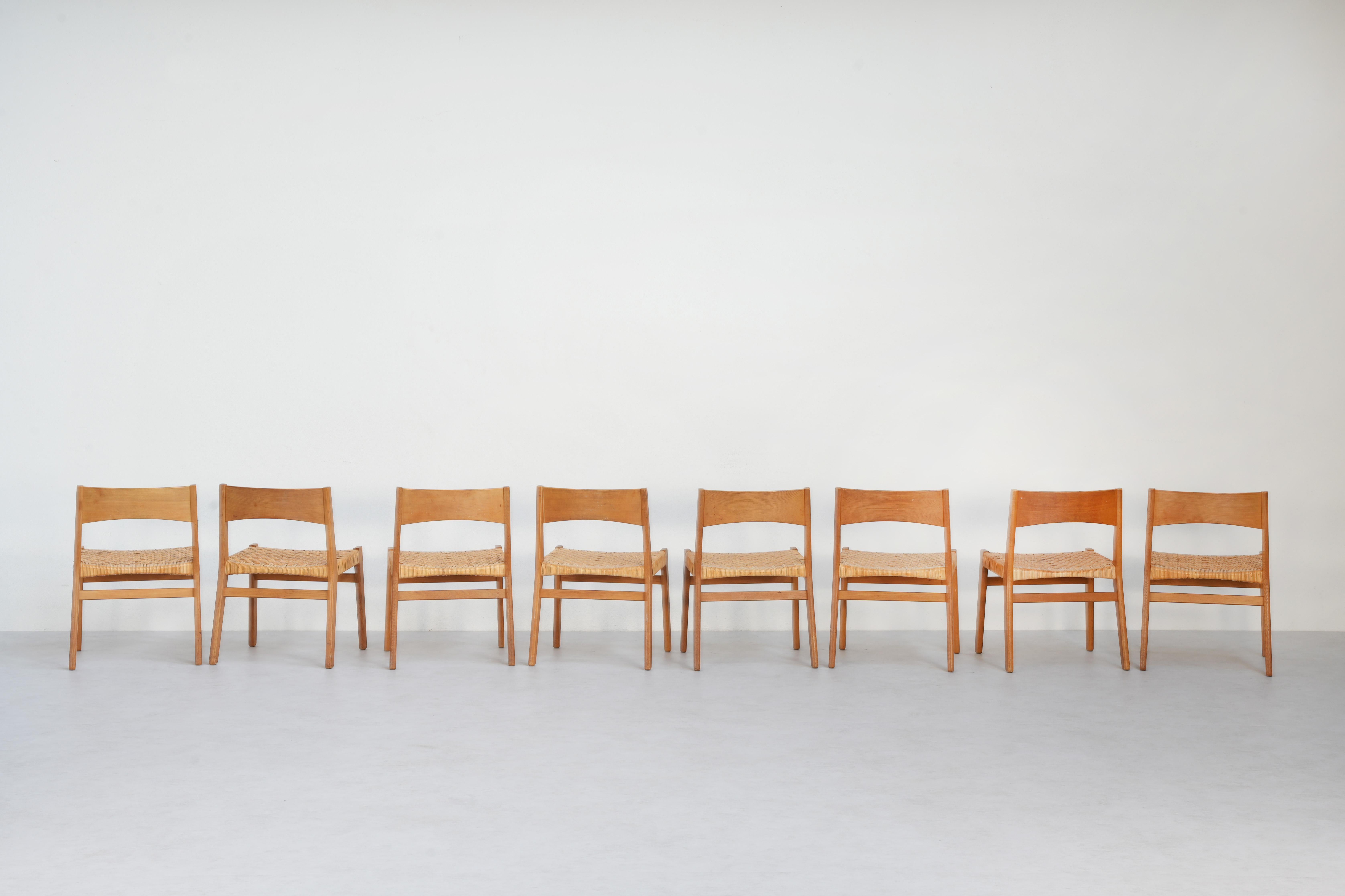 Set of eight John Vedel Rieper Dining Chairs in oak and cane, 1962 In Excellent Condition For Sale In Berlin, DE