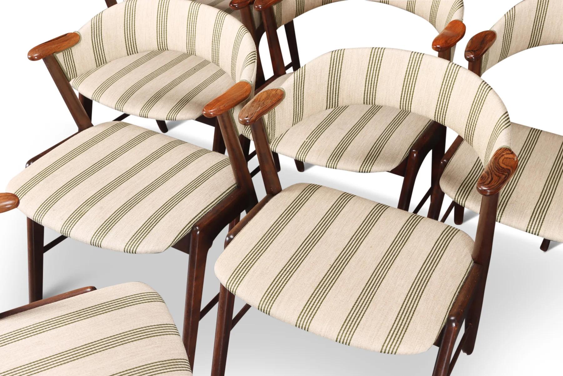 Mid-Century Modern Set of eight kai kristiansen model 32 dining chairs in rosewood For Sale