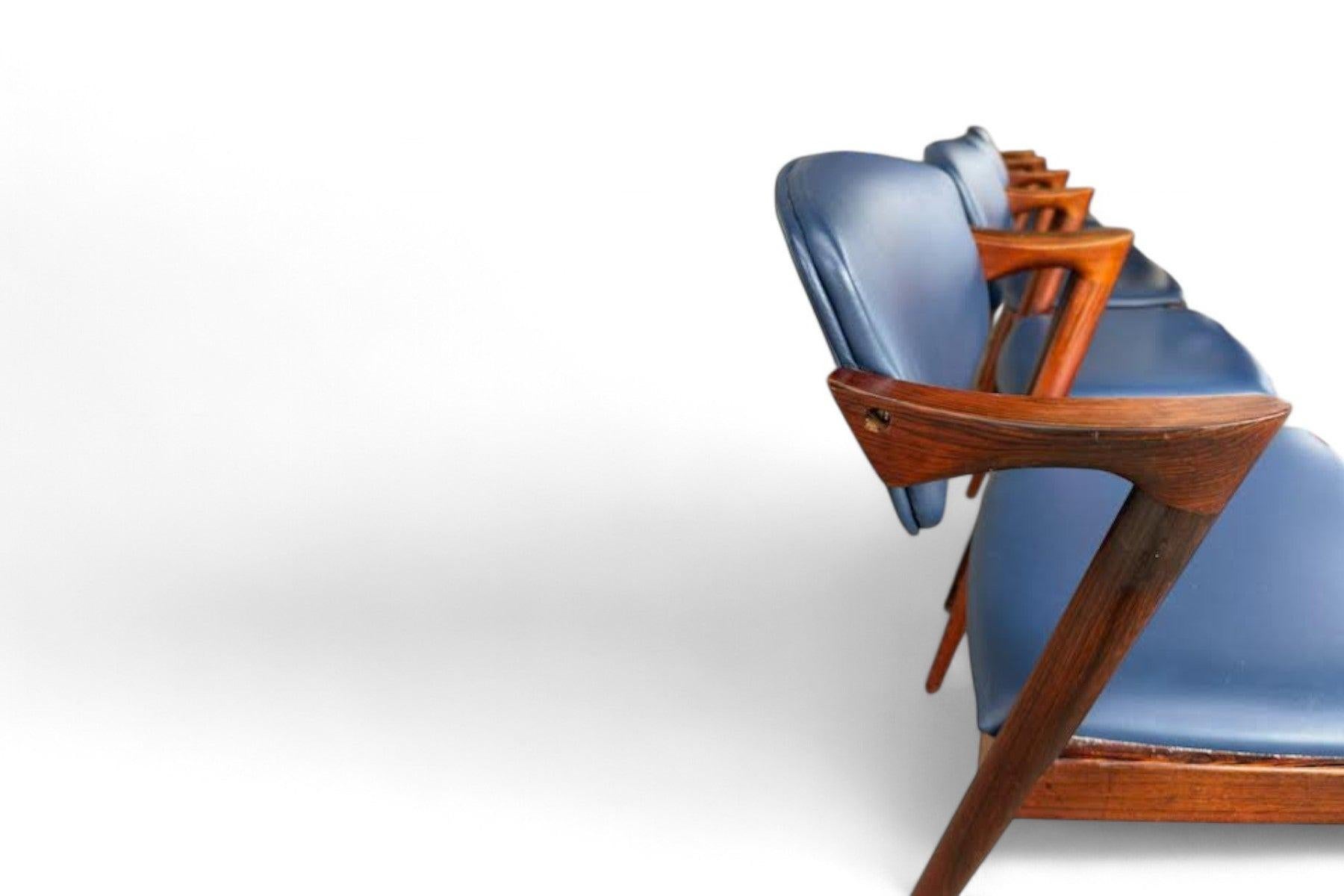 Mid-Century moderno Set di otto sedie da pranzo Kai Kristiansen modello 42 in palissandro in vendita