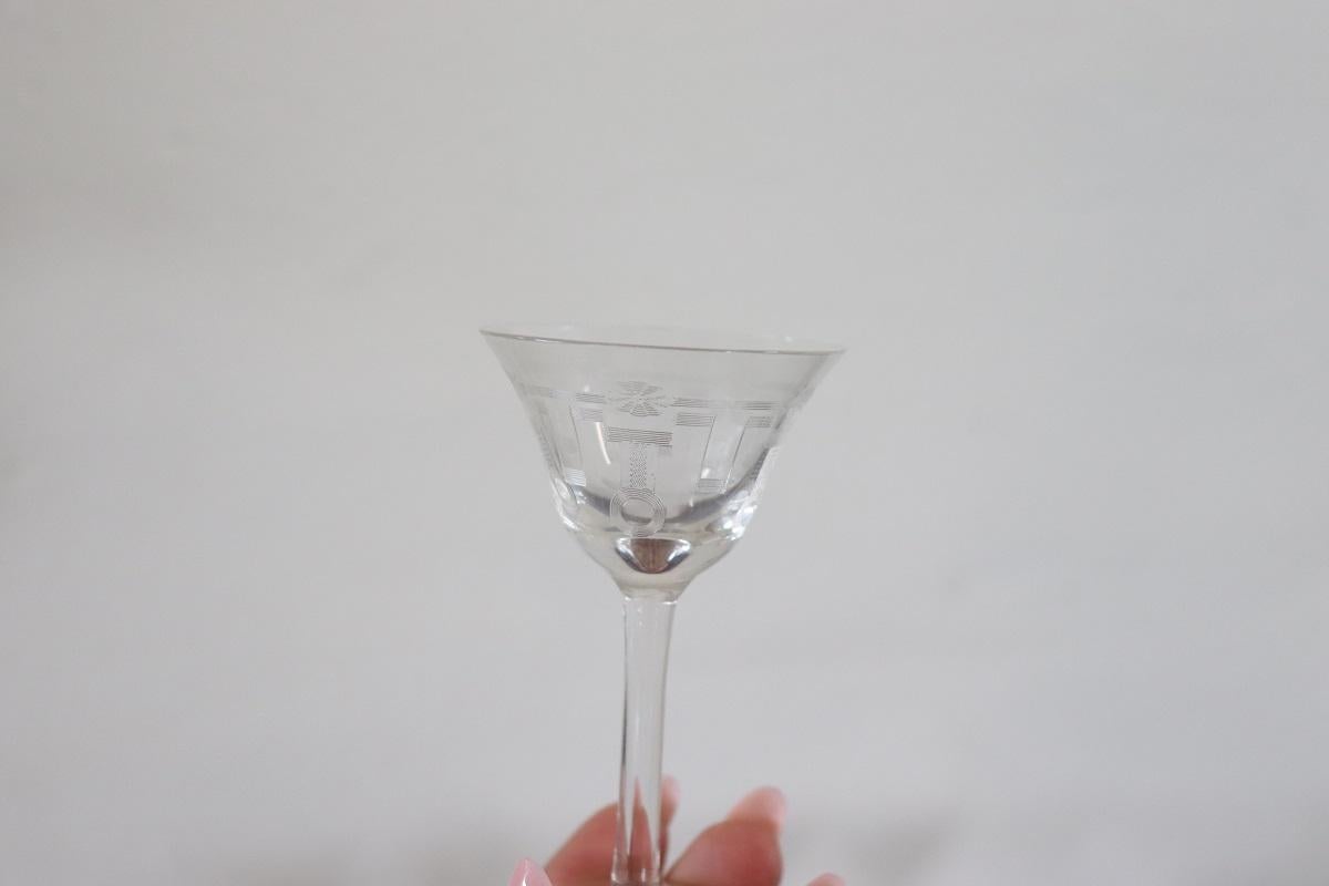 Set of Eight Liqueur Crystal Glasses with Refined Decoration In Good Condition For Sale In Casale Monferrato, IT