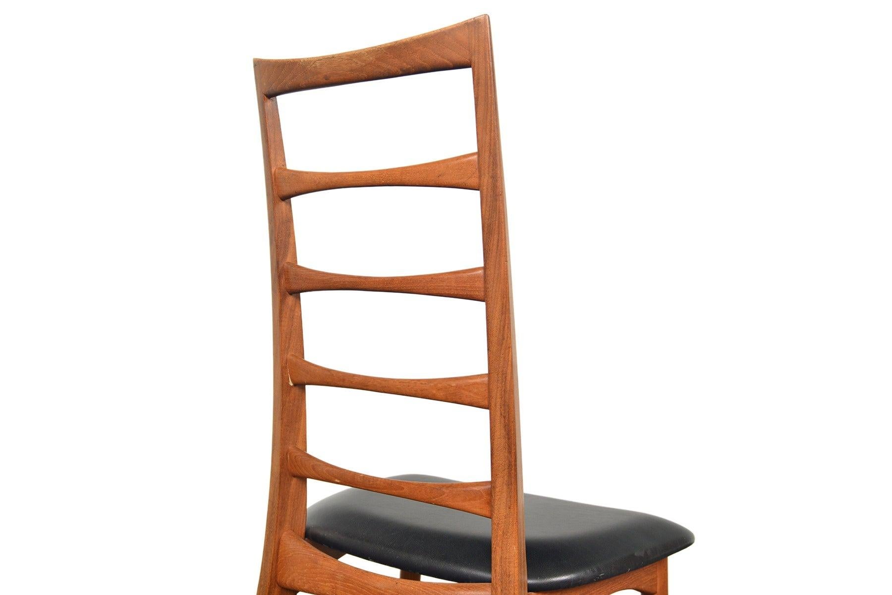 Set of Eight 'Lis' Highback Dining Chairs in Teak For Sale 4