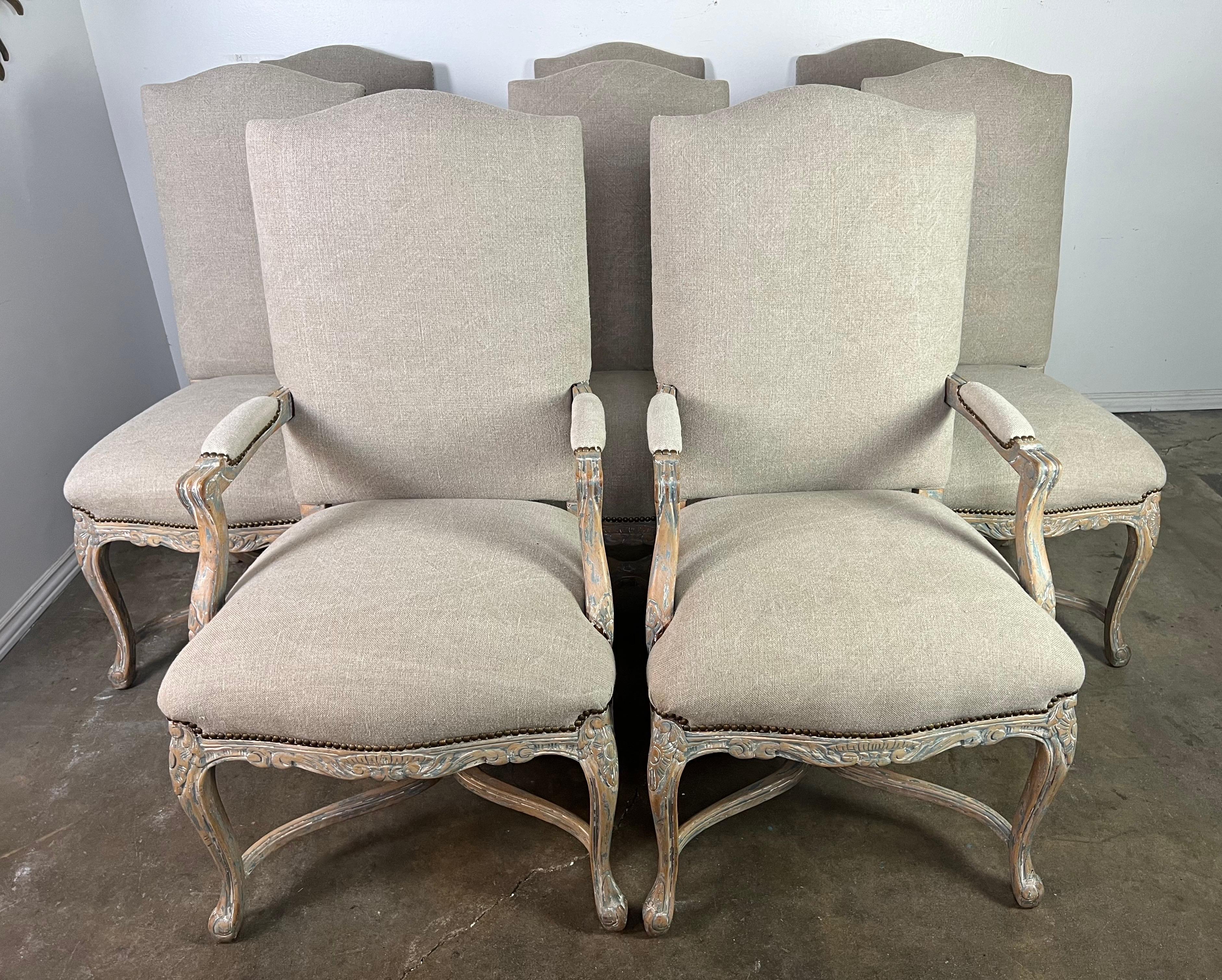 Juego de ocho sillas de comedor pintadas estilo Luis XV C. 1930 en venta 1