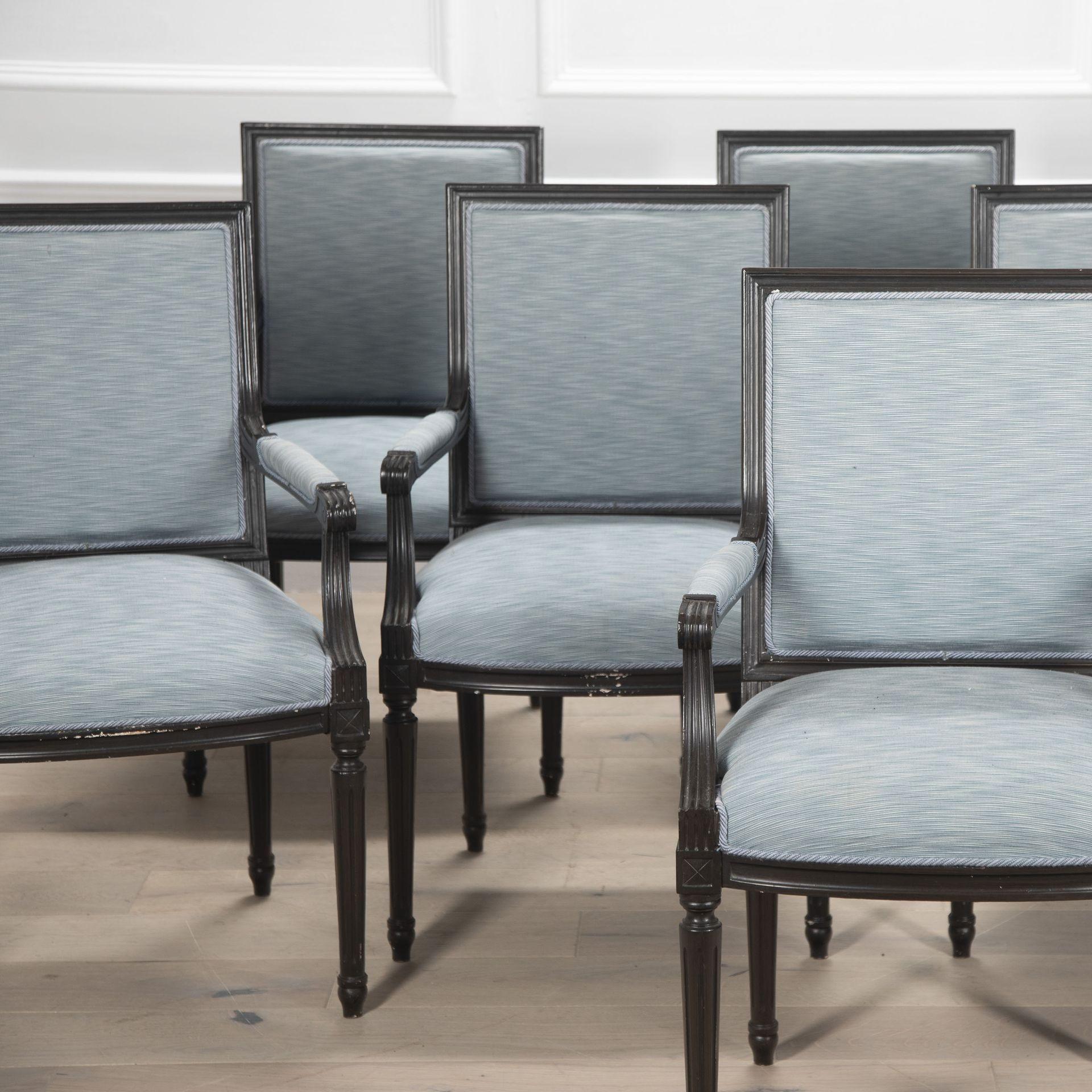 Francese Set di otto sedie Fauteuils francesi ebanizzate in stile Luigi XVI in vendita