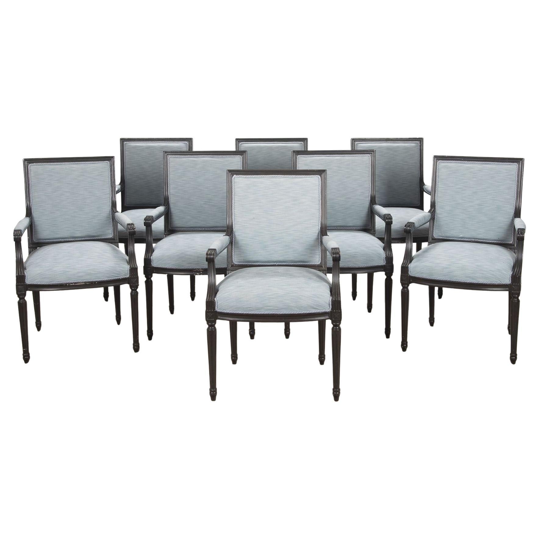 Set di otto sedie Fauteuils francesi ebanizzate in stile Luigi XVI in vendita