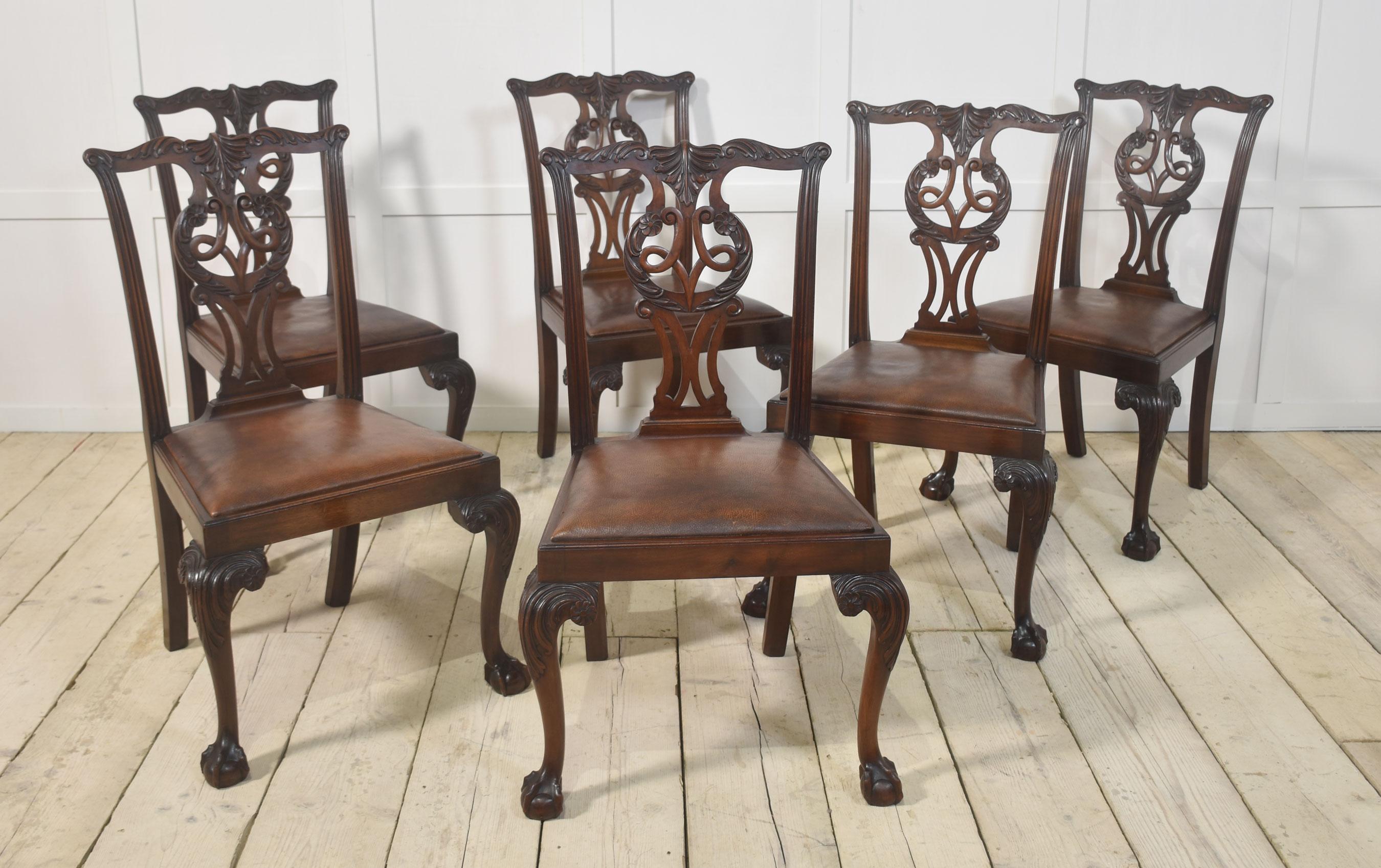 Set di otto sedie da pranzo in mogano in stile Chippendale in vendita 4
