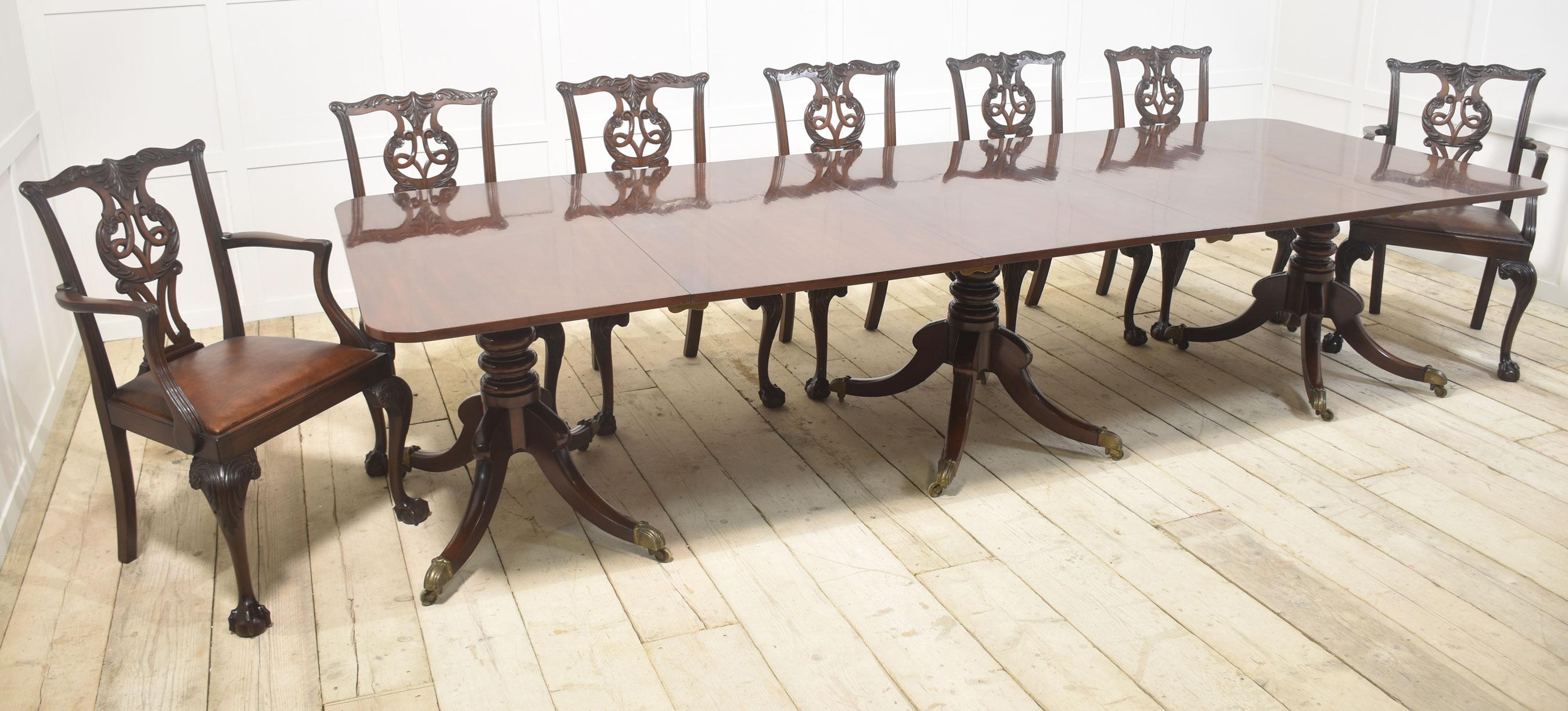 Set di otto sedie da pranzo in mogano in stile Chippendale in vendita 10