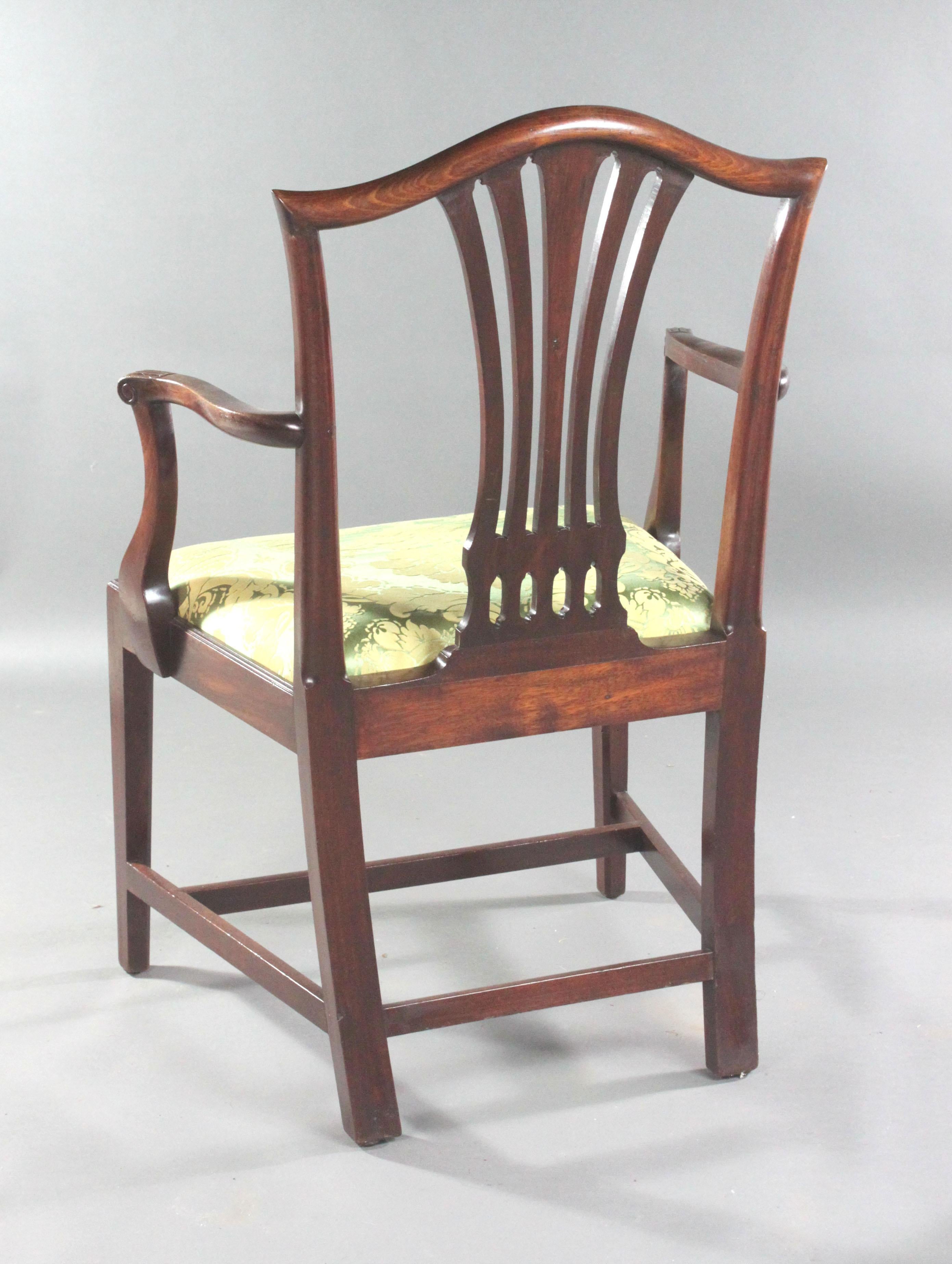 English Set of Eight Mahogany Georgian Dining Chairs  For Sale