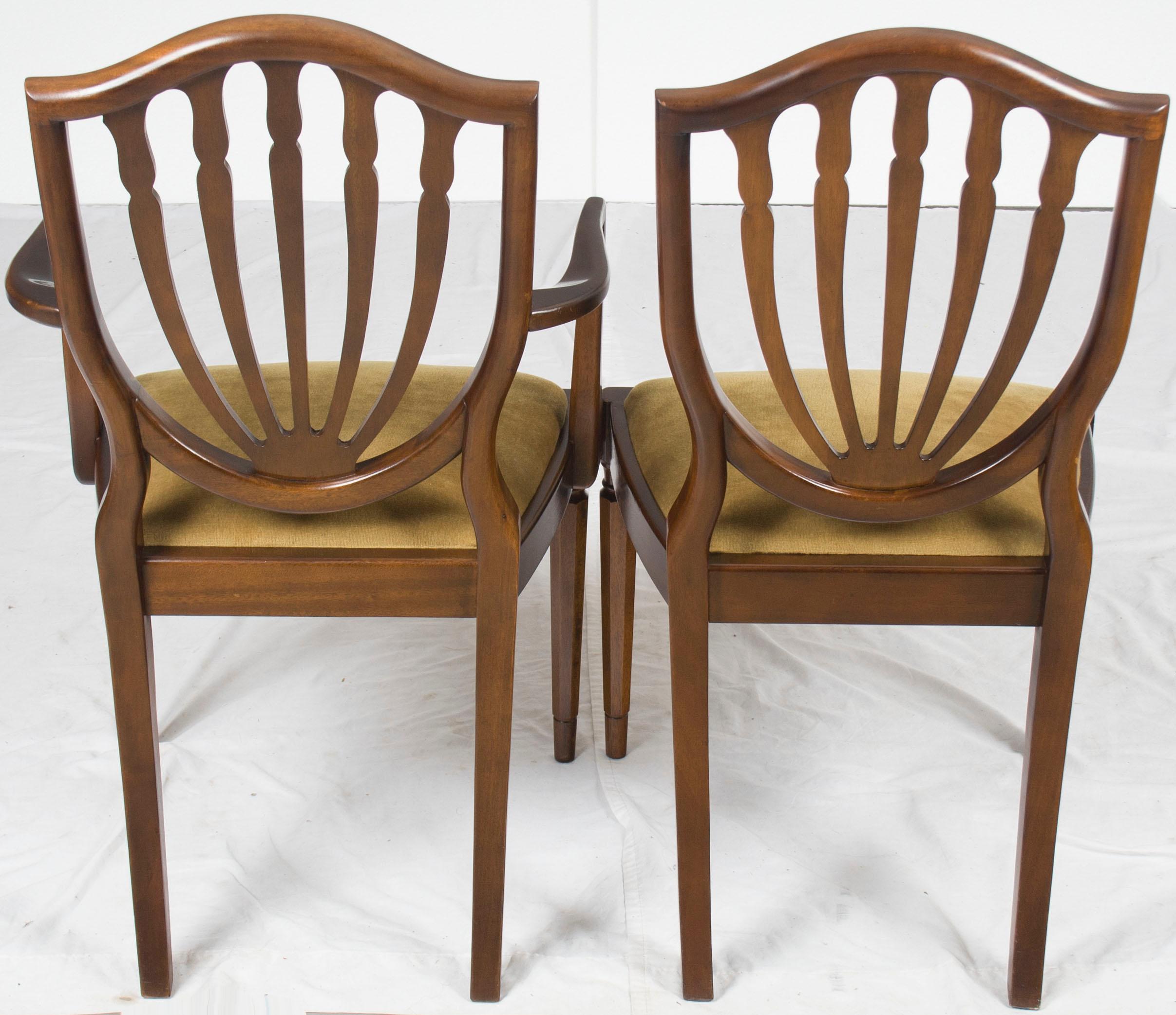 Set of Eight Mahogany Hepplewhite Shield Back Dining Room Chairs 1