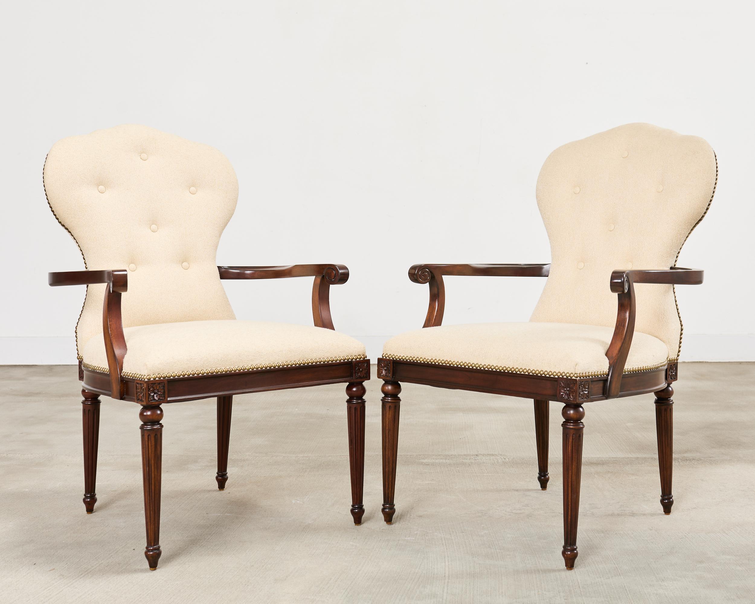 Ottone Set di otto sedie da pranzo francesi Luigi XVI di Maitland Smith in vendita