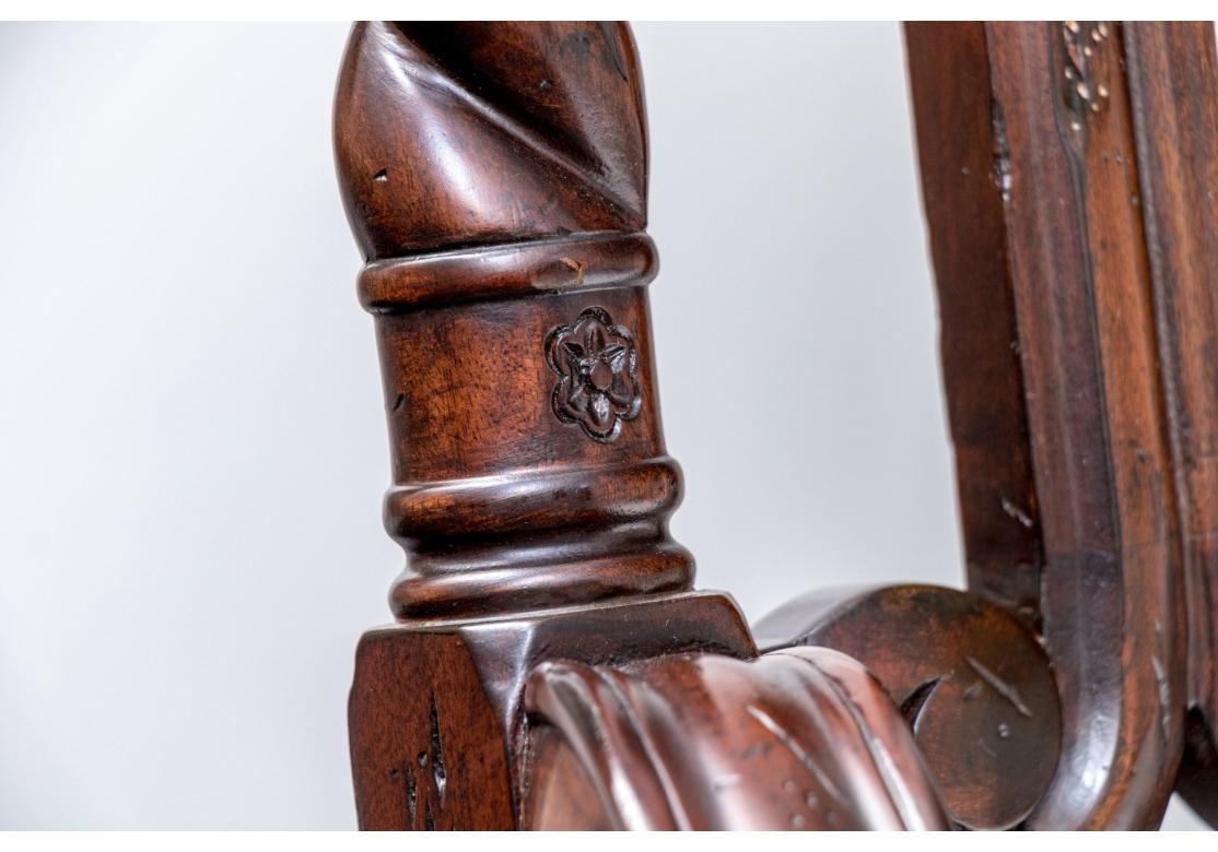 Ensemble de huit chaises de salle à manger de style jacobéen Maitland Smith en vente 6