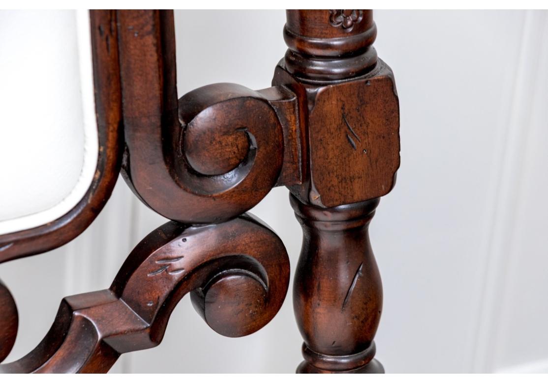 Ensemble de huit chaises de salle à manger de style jacobéen Maitland Smith en vente 9