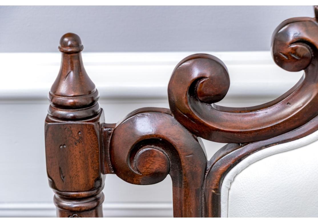 Ensemble de huit chaises de salle à manger de style jacobéen Maitland Smith en vente 14