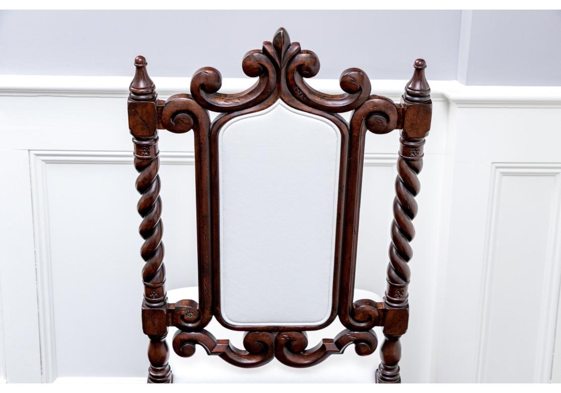 20ième siècle Ensemble de huit chaises de salle à manger de style jacobéen Maitland Smith en vente