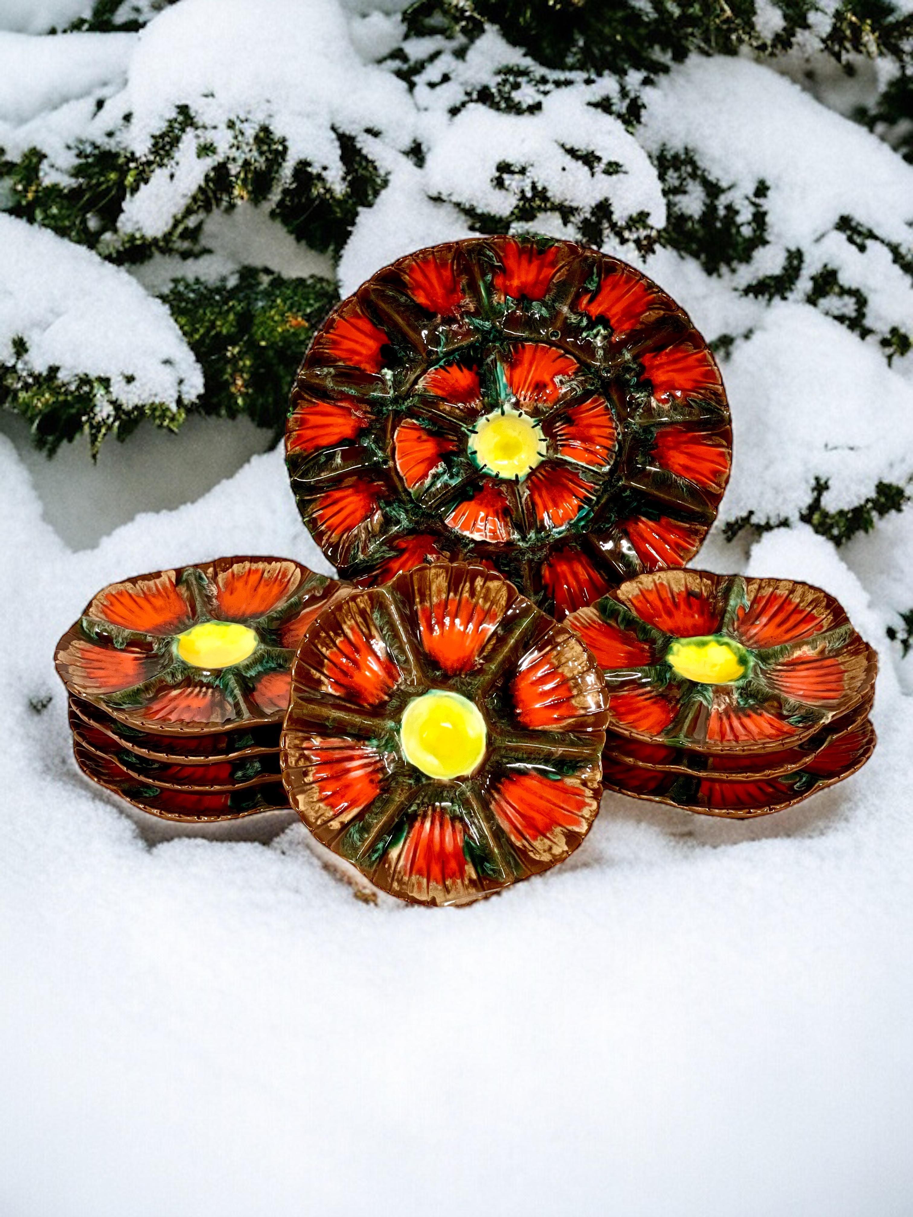  19th Century Set of Eight Majolica Oyster Plates and Serving Platter For Sale 12