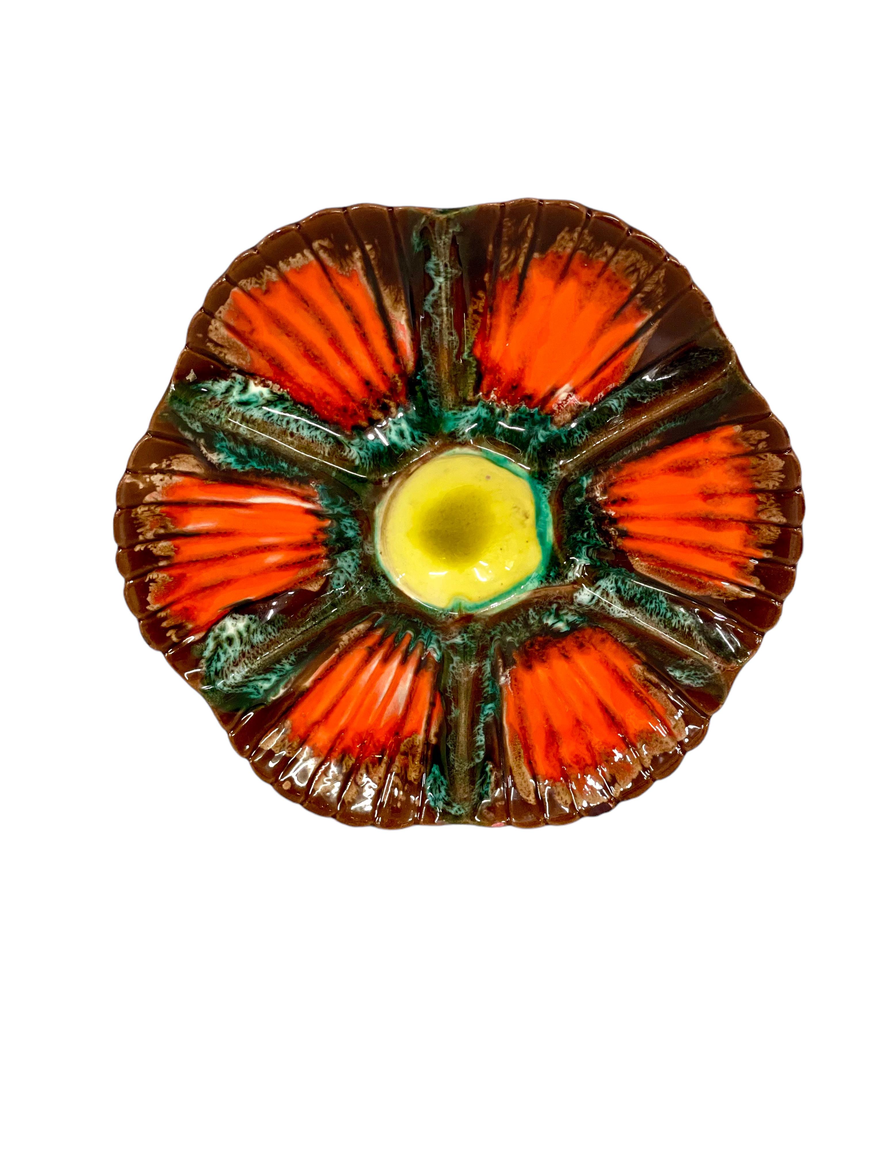  19th Century Set of Eight Majolica Oyster Plates and Serving Platter For Sale 2