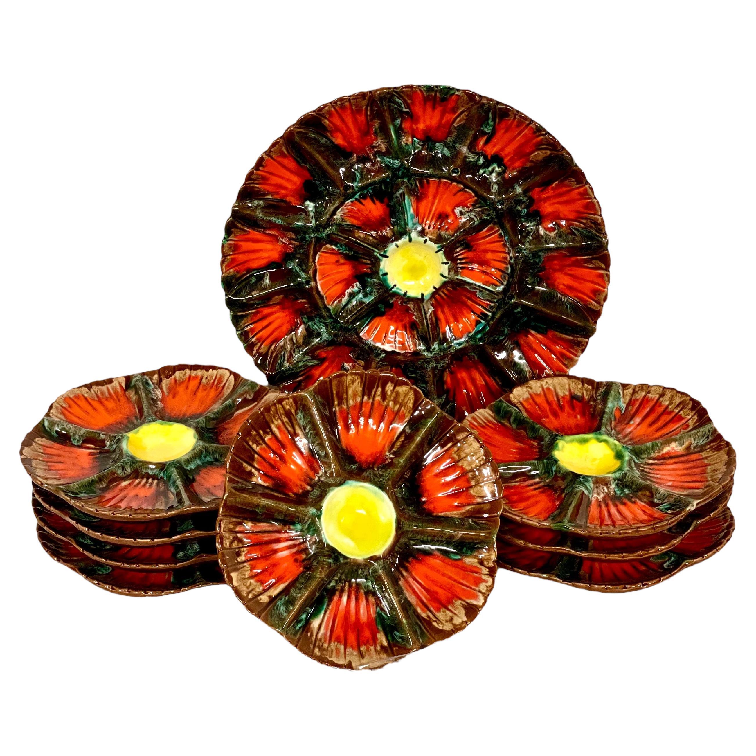  19th Century Set of Eight Majolica Oyster Plates and Serving Platter For Sale