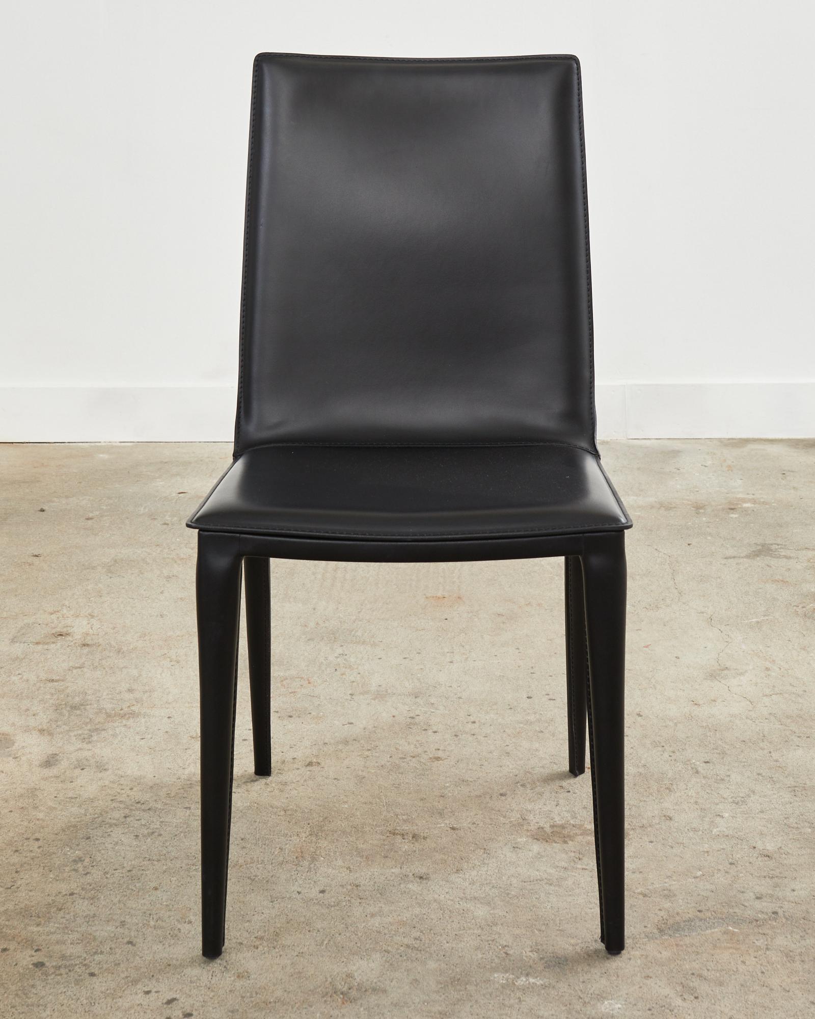 Ensemble de huit chaises de salle à manger italiennes en cuir de style Mario Bellini par Frag en vente 3