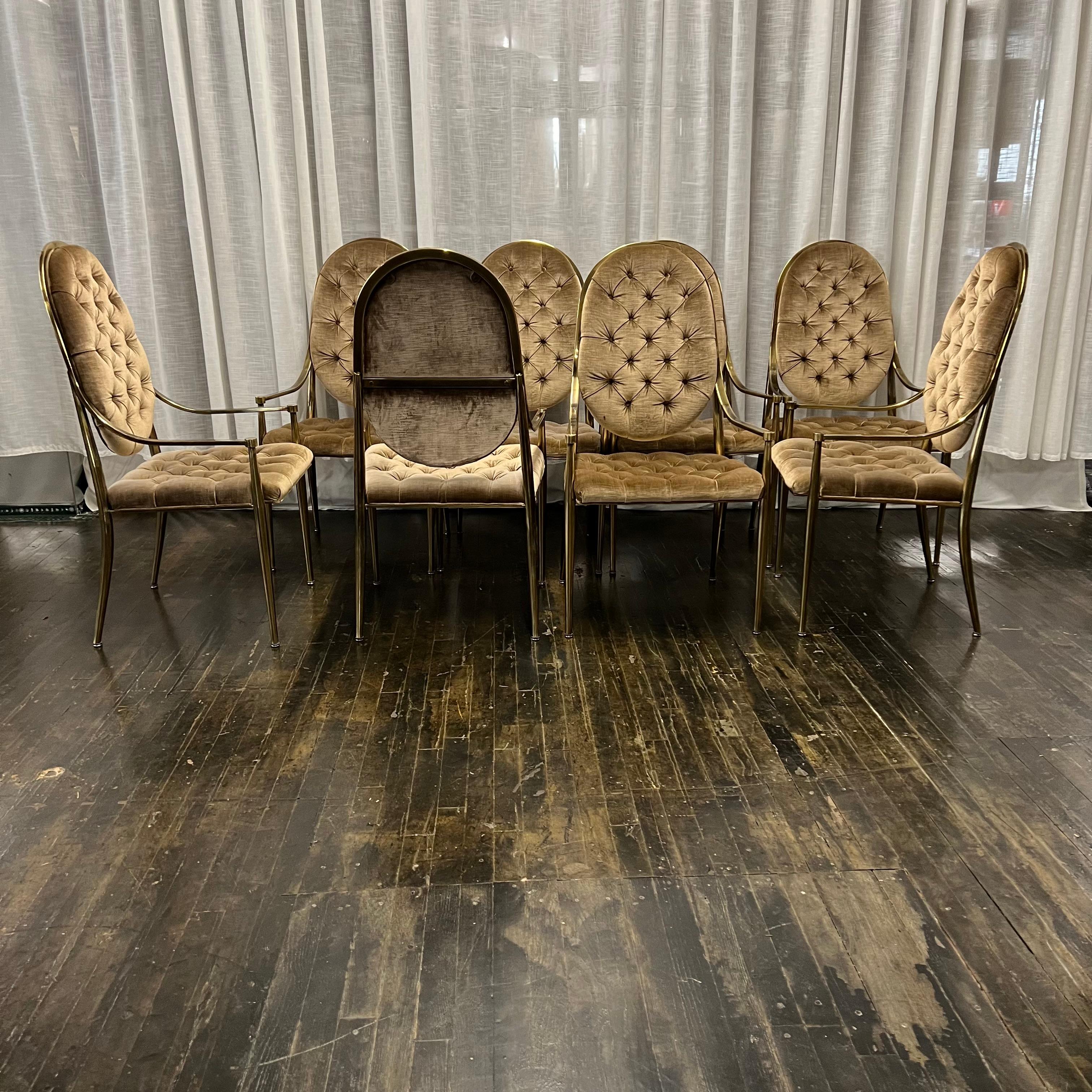 Hollywood Regency Ensemble de huit chaises de salle à manger Mastercraft en laiton du milieu du siècle avec tapisserie touffetée en vente