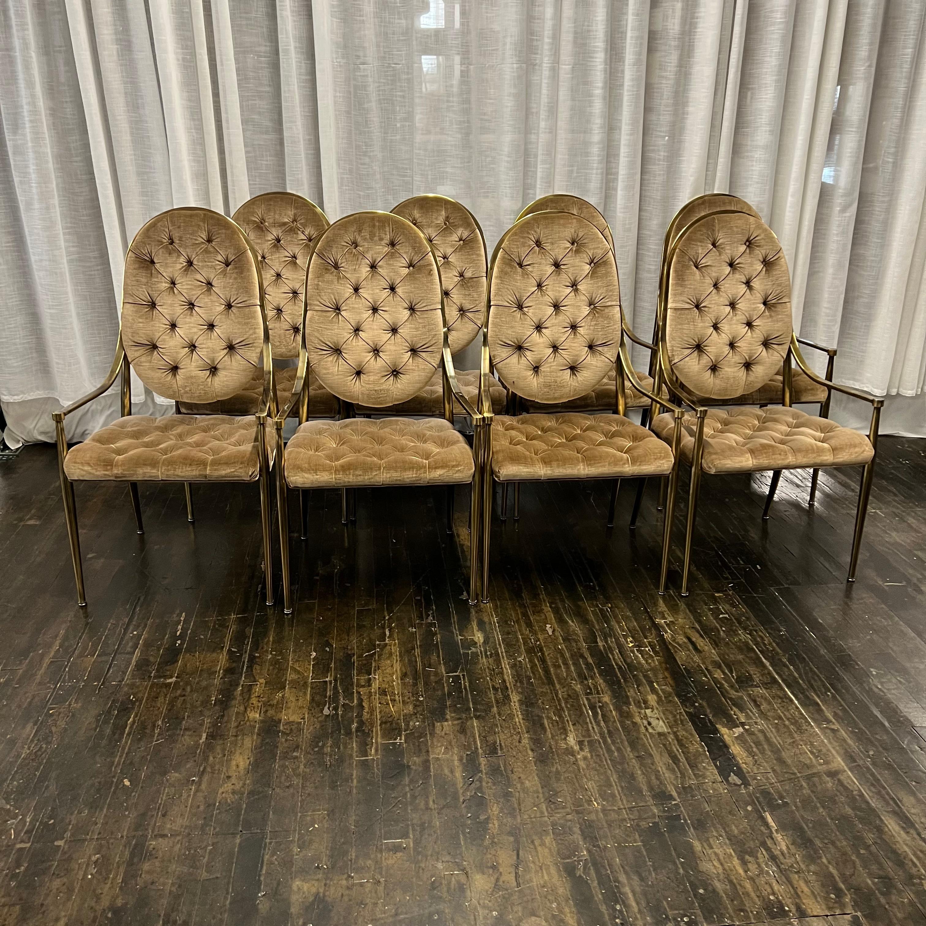 Américain Ensemble de huit chaises de salle à manger Mastercraft en laiton du milieu du siècle avec tapisserie touffetée en vente