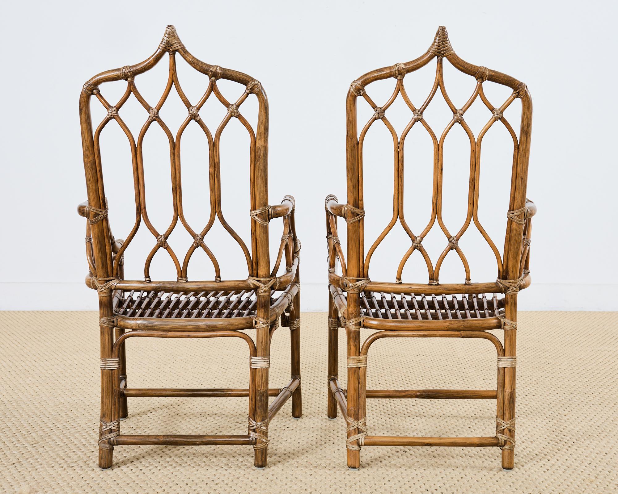 Set di otto sedie da pranzo McGuire con schienale alto in rattan a cattedrale in vendita 5