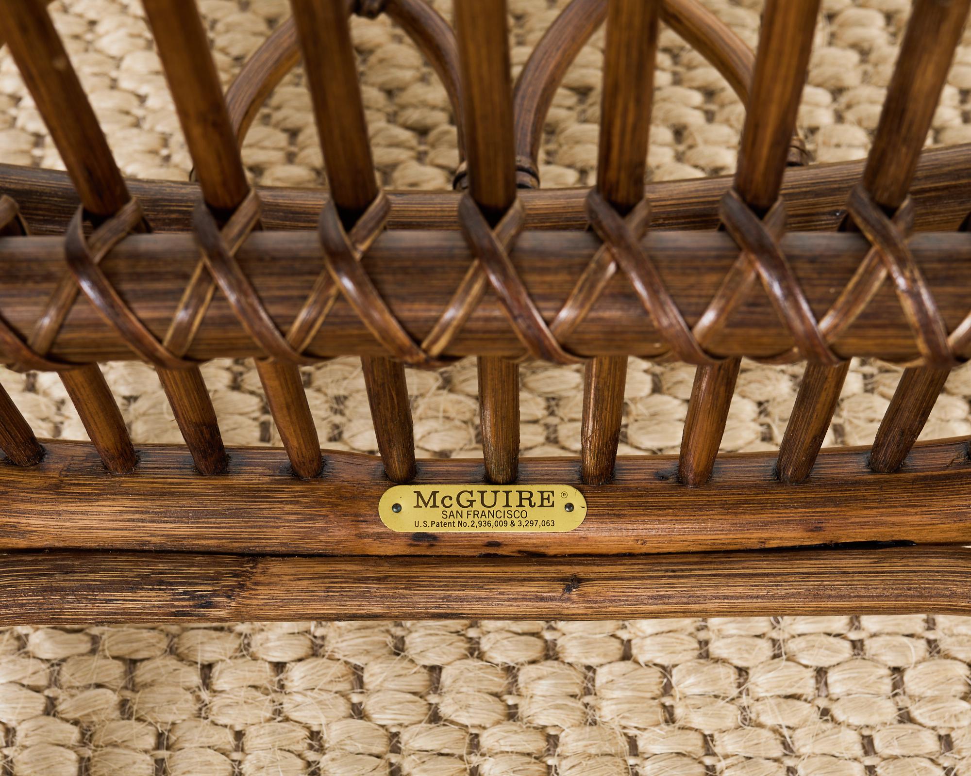 Set di otto sedie da pranzo McGuire con schienale alto in rattan a cattedrale in vendita 10