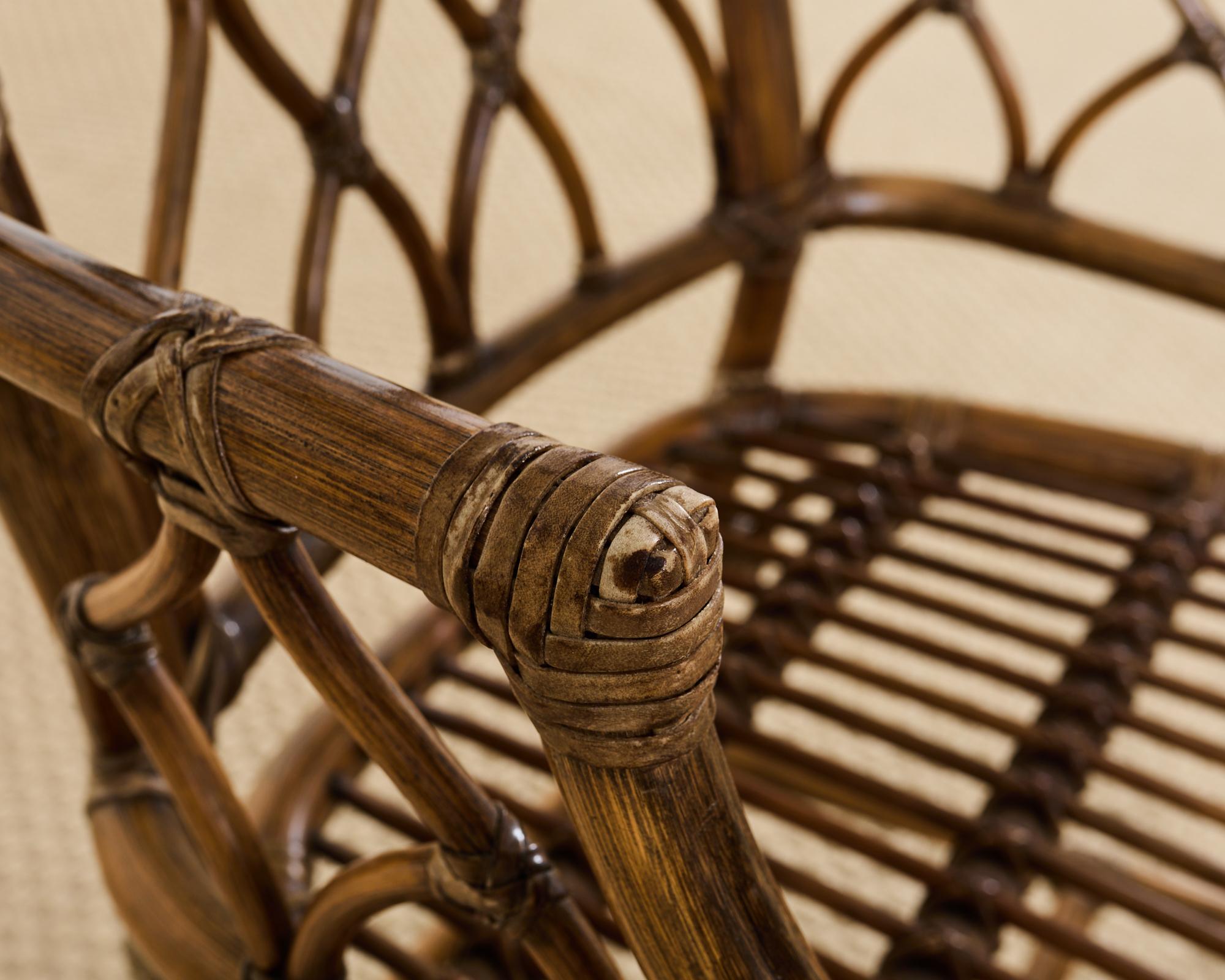 Set di otto sedie da pranzo McGuire con schienale alto in rattan a cattedrale in vendita 11